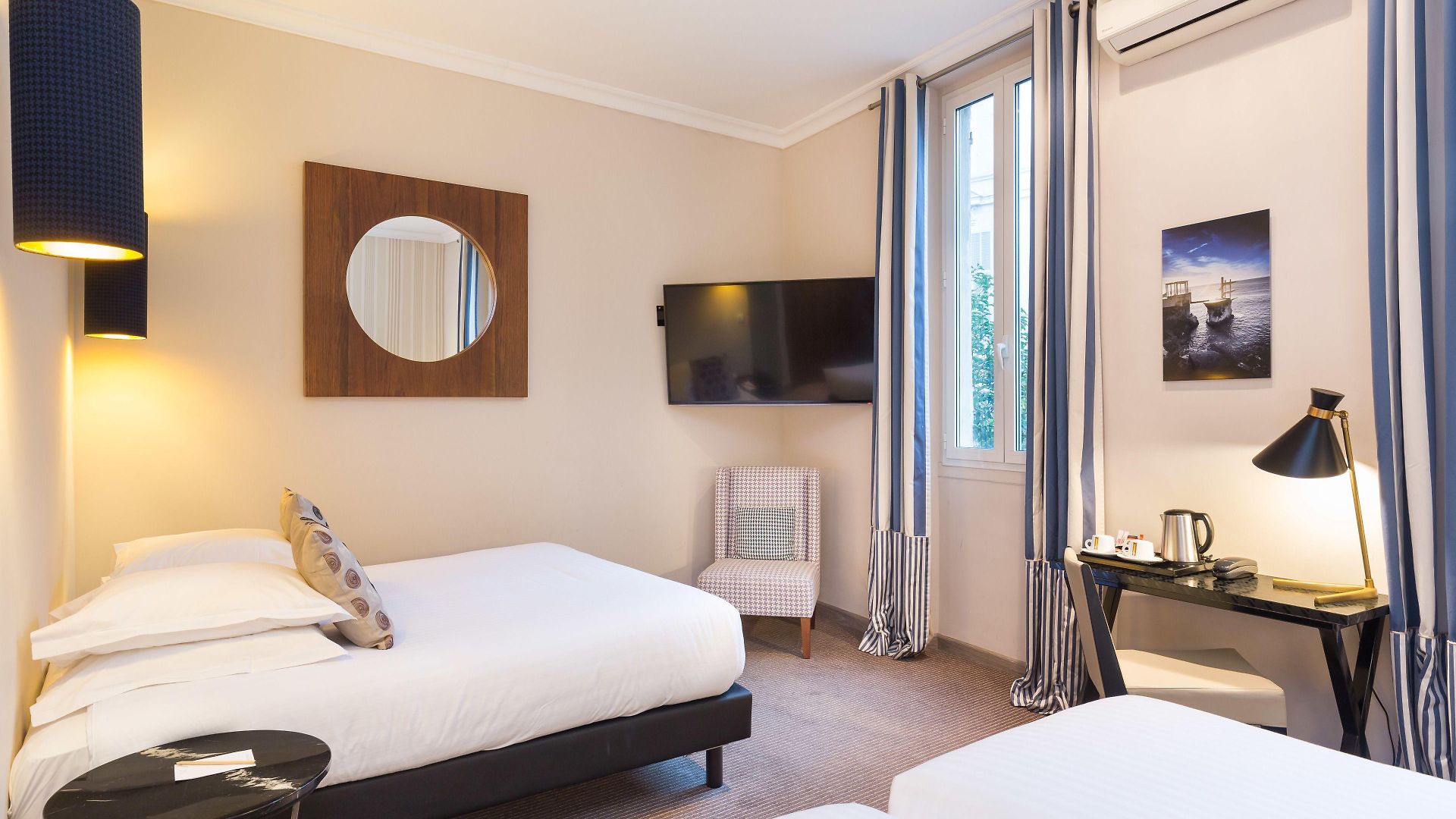 Western Brice Garden Hotel 4*