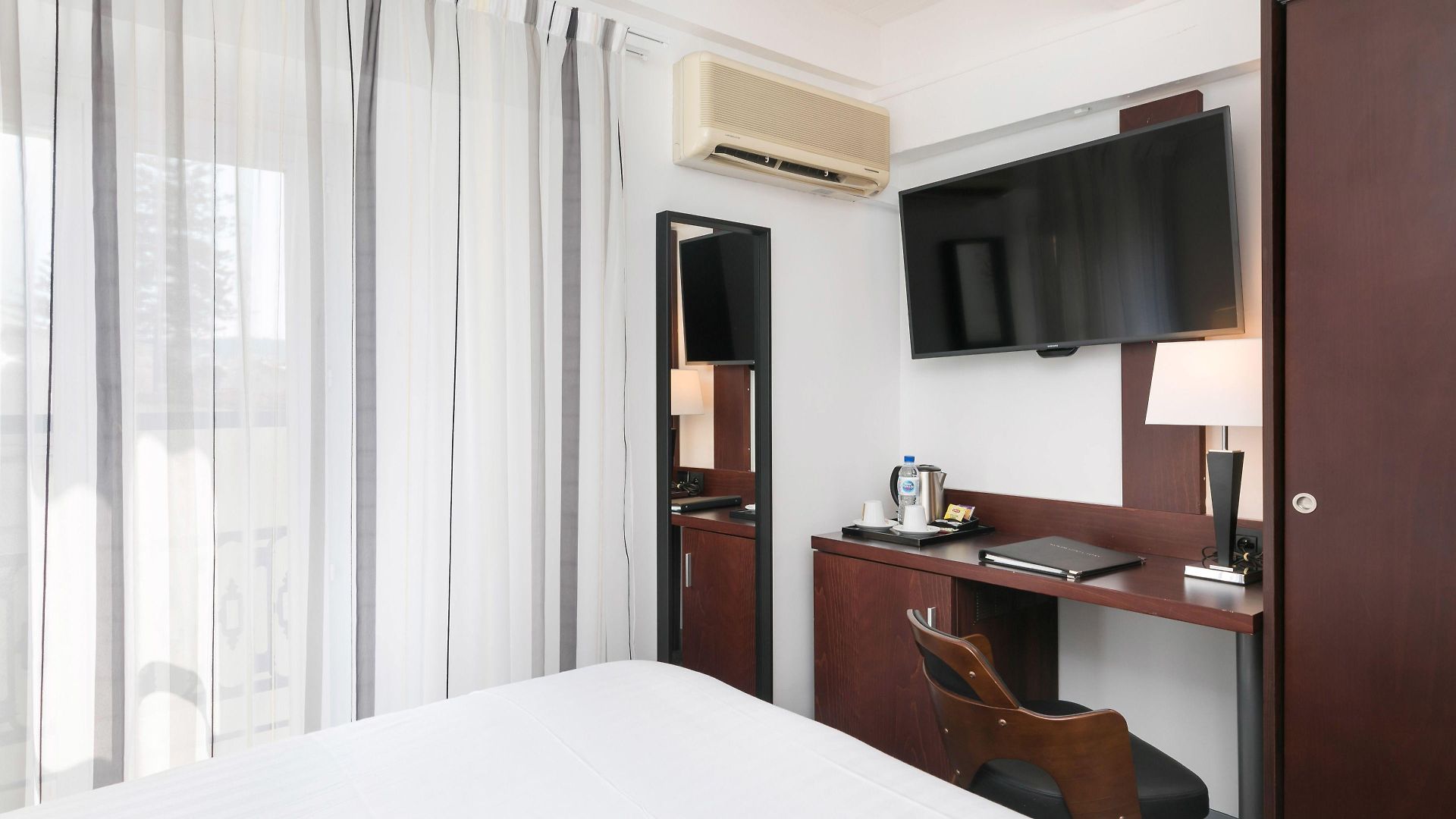 Western Brice Garden Hotel 4*