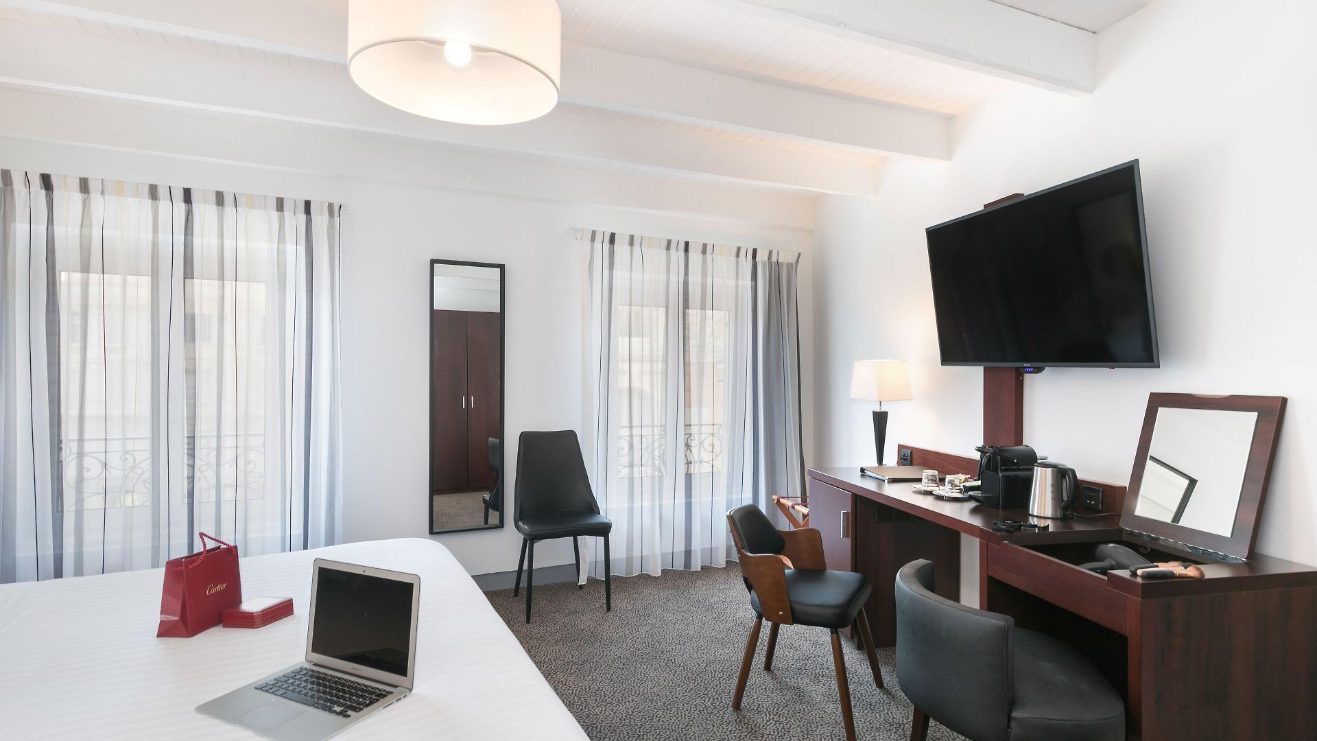 Hotel Western Brice Garden 4*