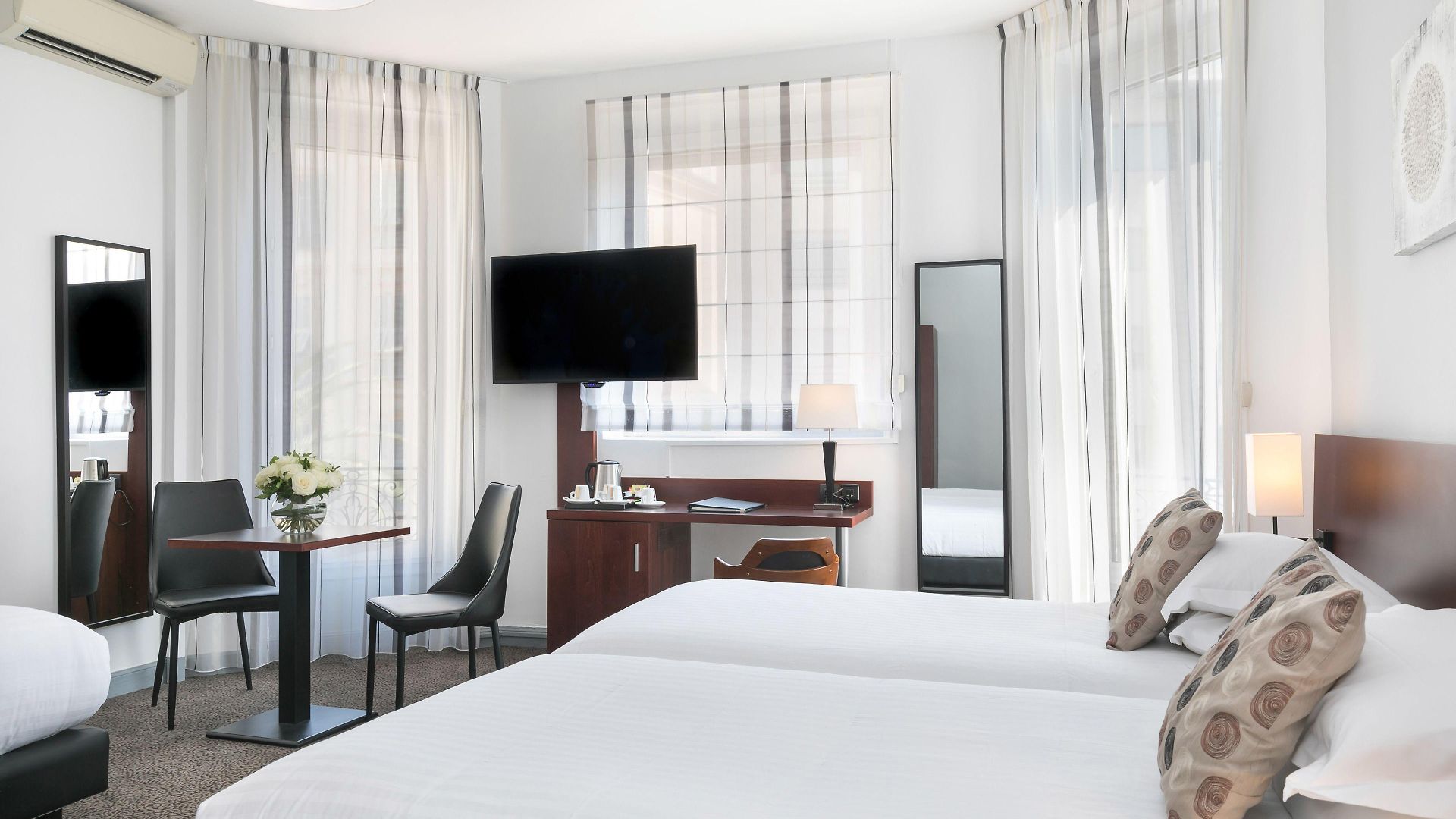 Western Brice Garden Hotel
