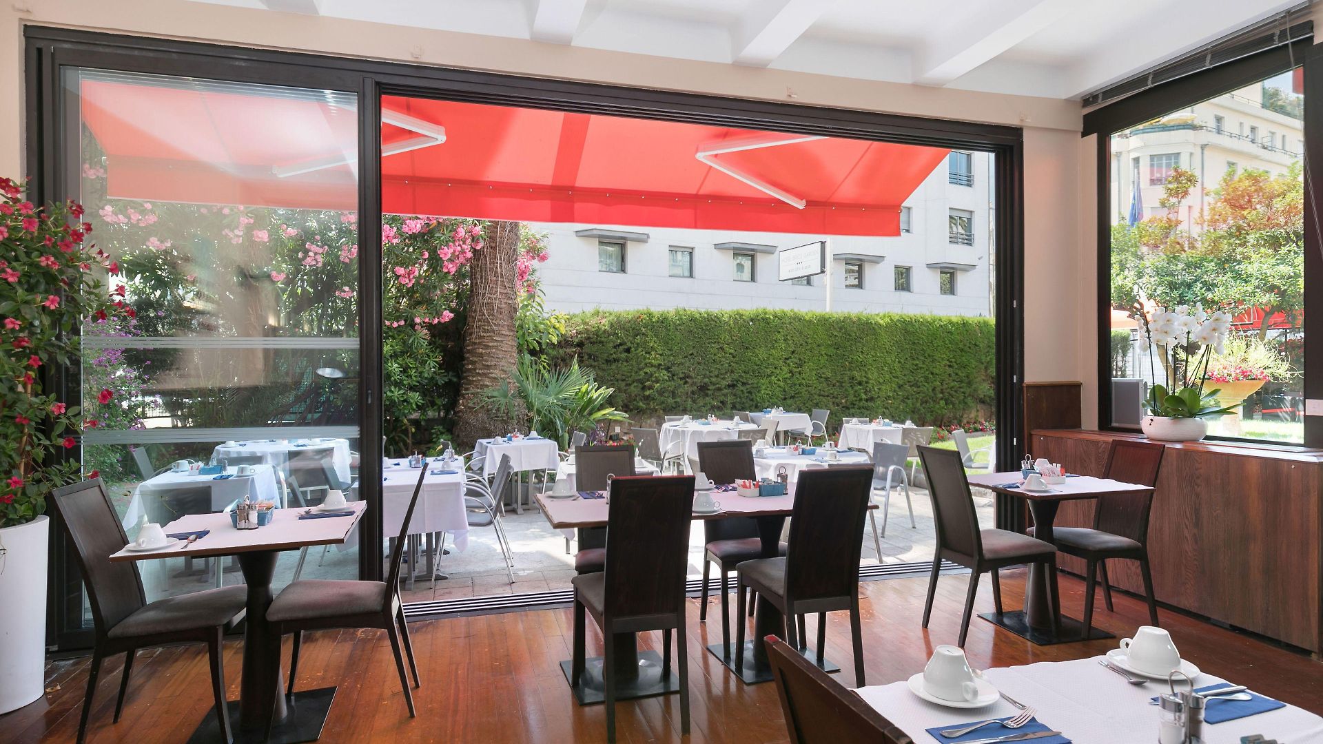 Hotel Western Brice Garden 4*