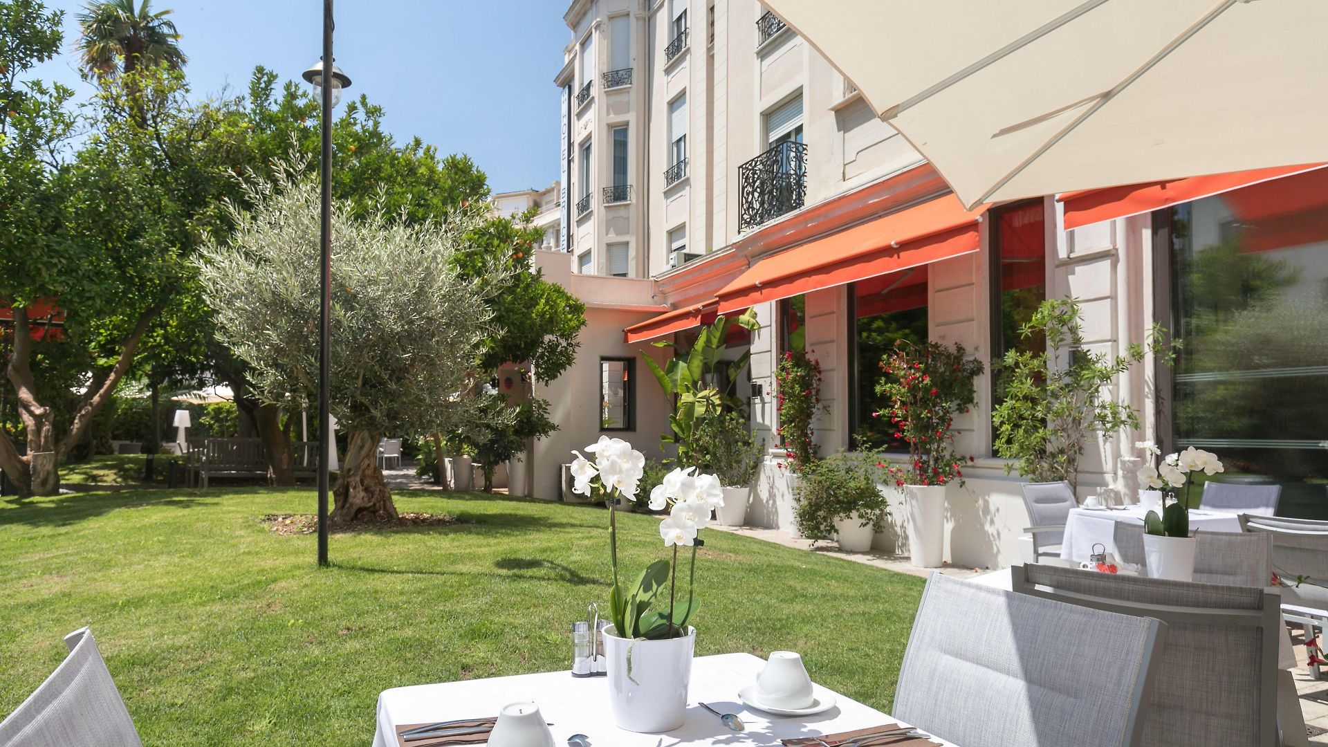 Hotel Western Brice Garden