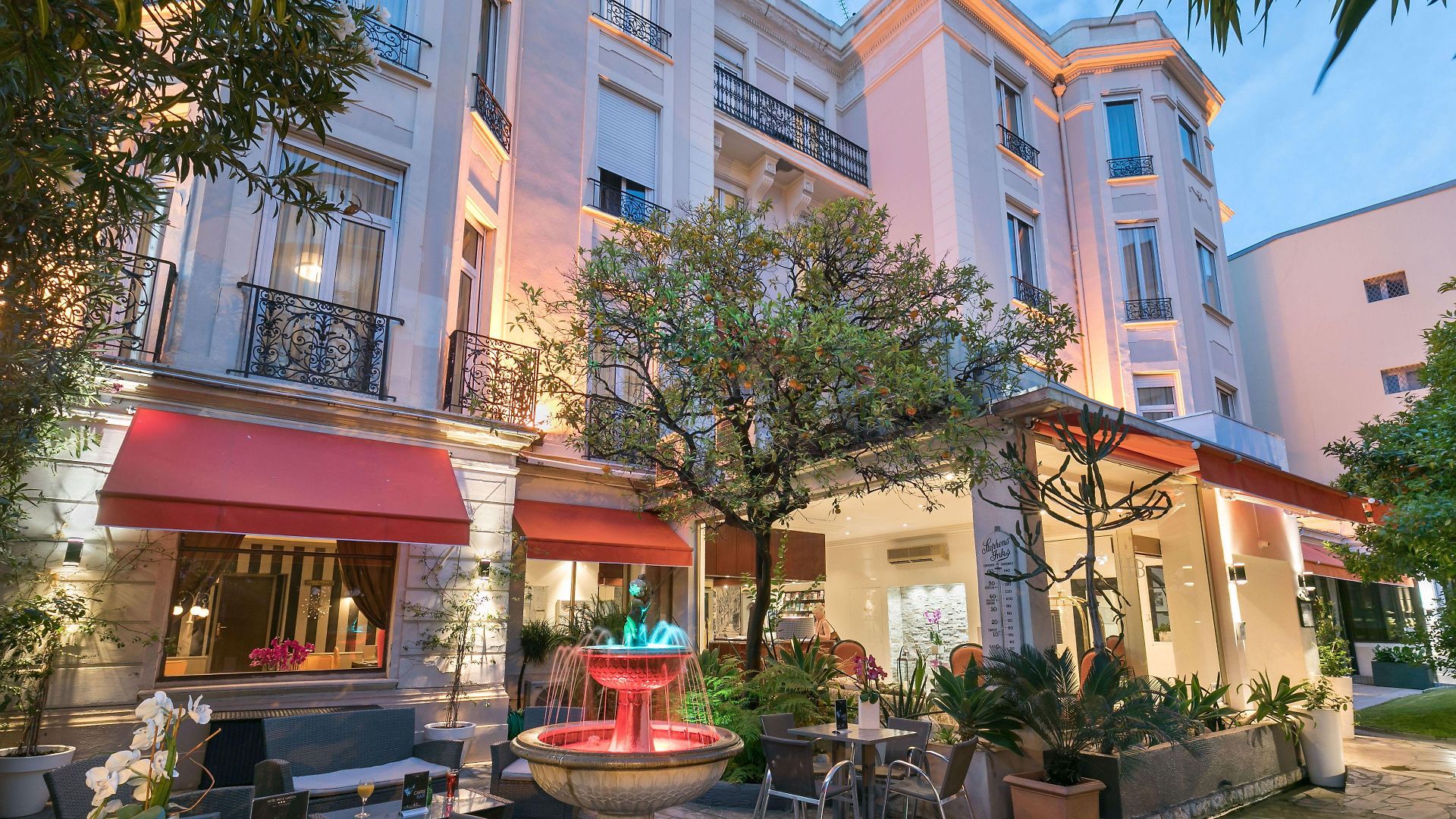 Western Brice Garden Hotel 4*