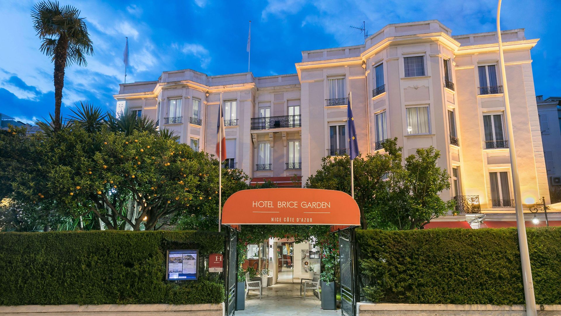Western Brice Garden Hotel 4*