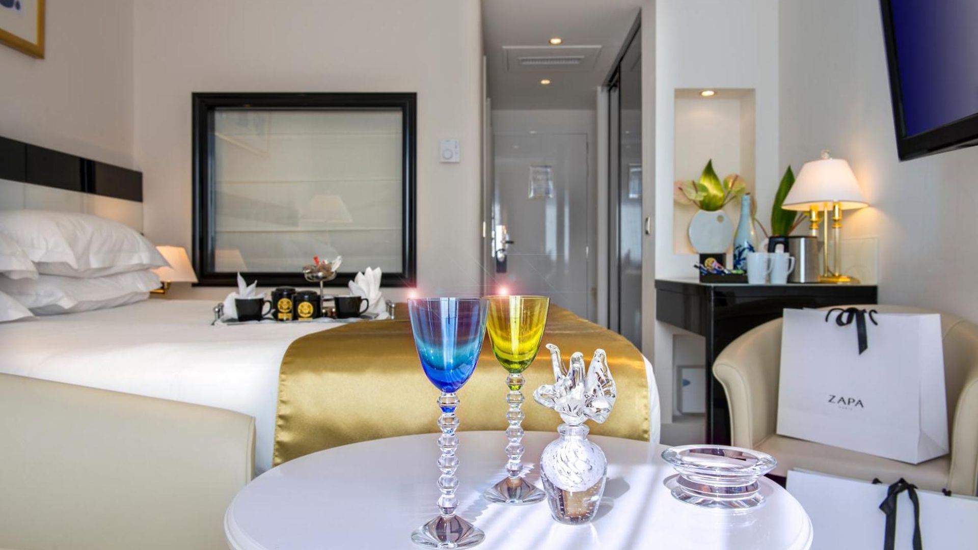 Aston La Scala 4*