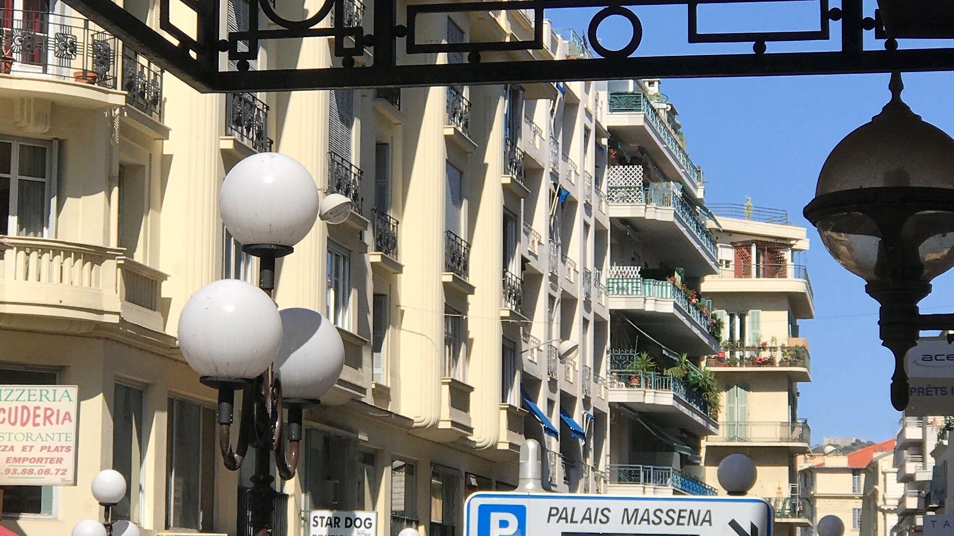 De La Fontaine Hotel 3*