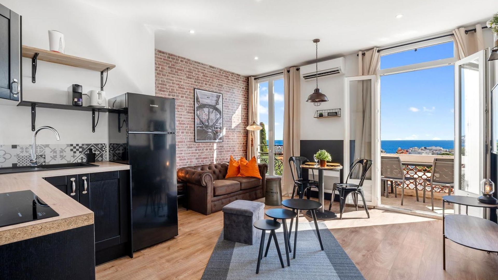 Renting - Cambrai - Luxurious Sea View Terrasse - King Bed - Parking - Ac - Fully Equipped