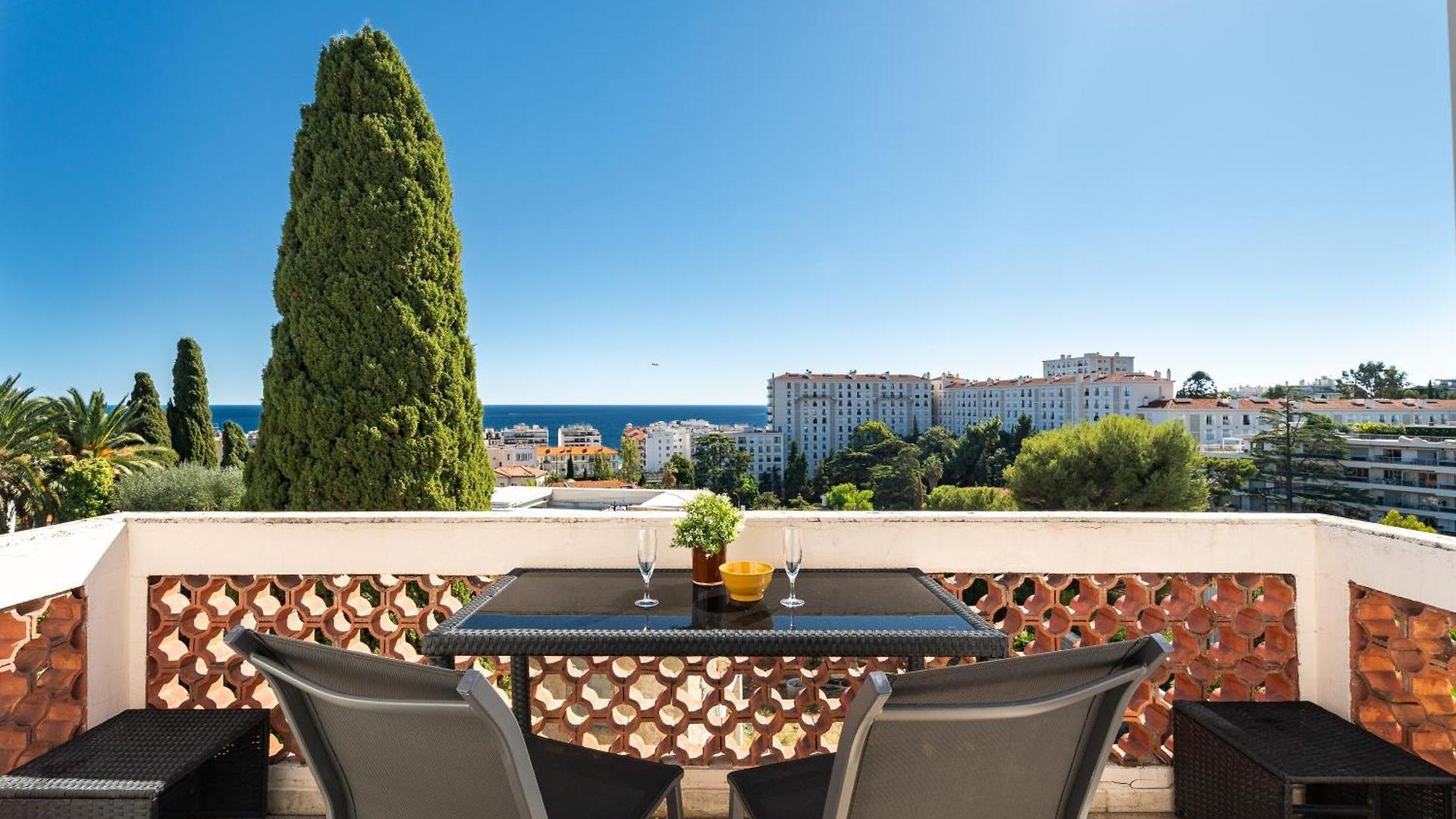 Renting - Cambrai - Luxurious Sea View Terrasse - King Bed - Parking - Ac - Fully Equipped * Nice