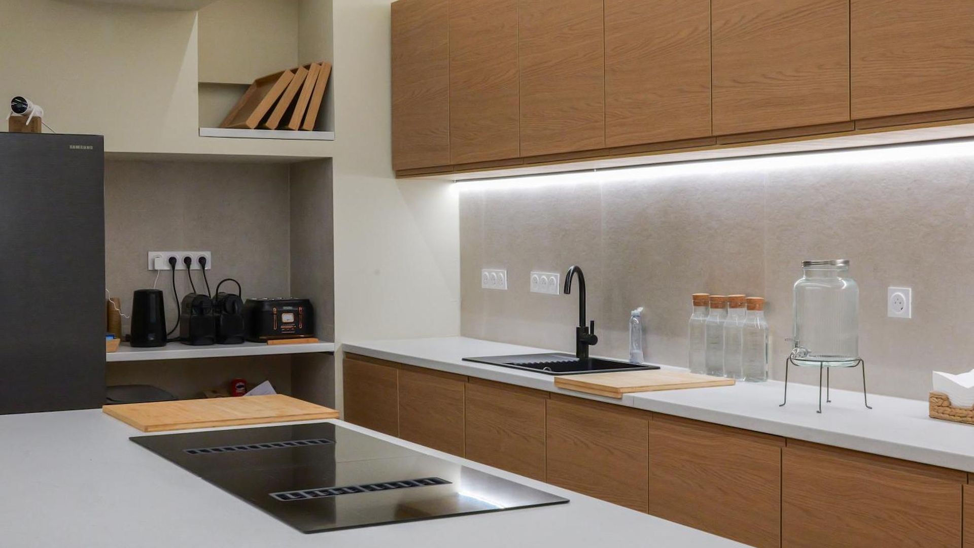 Appartement Extra Spacious Modern Hub Center *