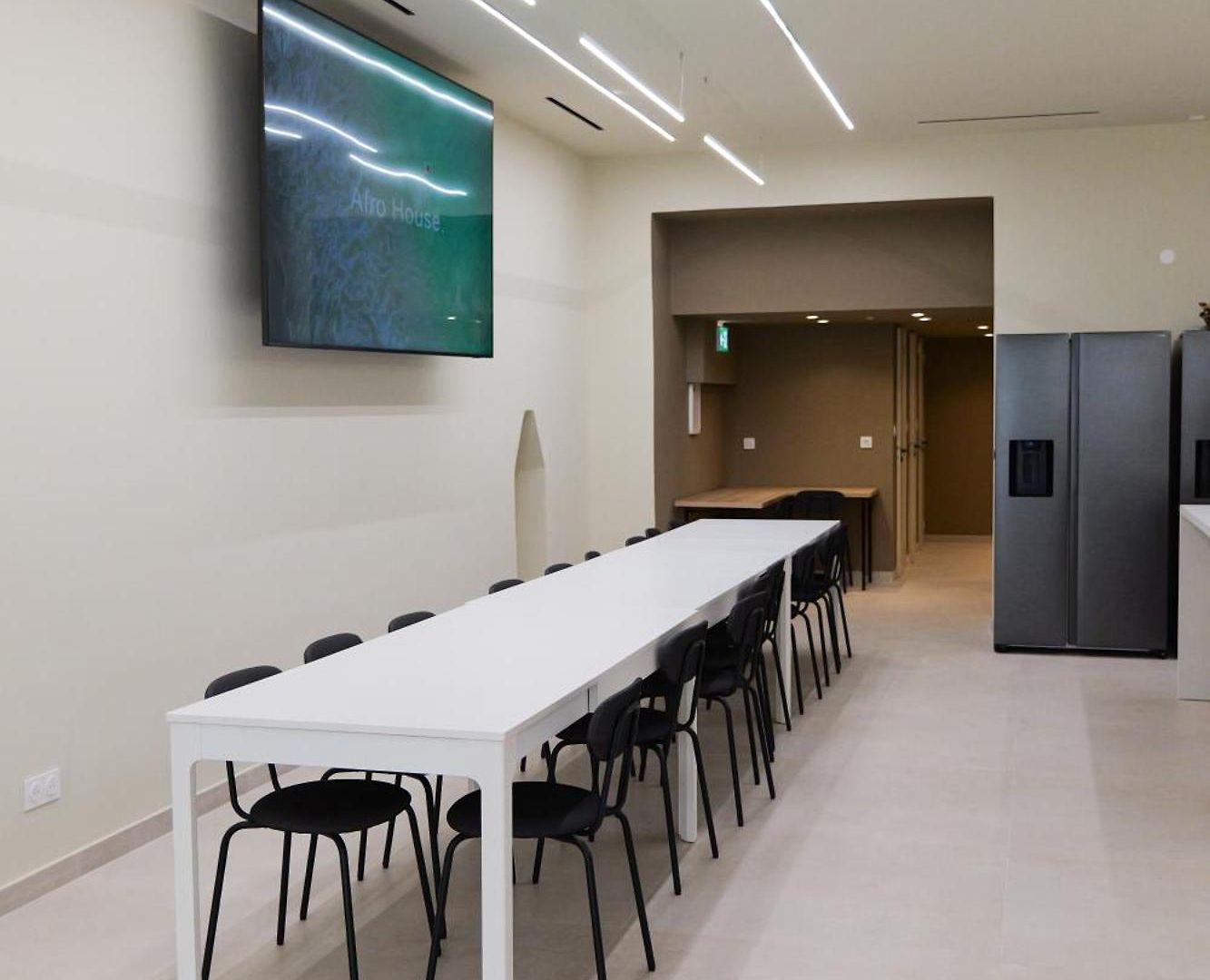 Extra Spacious Modern Hub Center Appartement