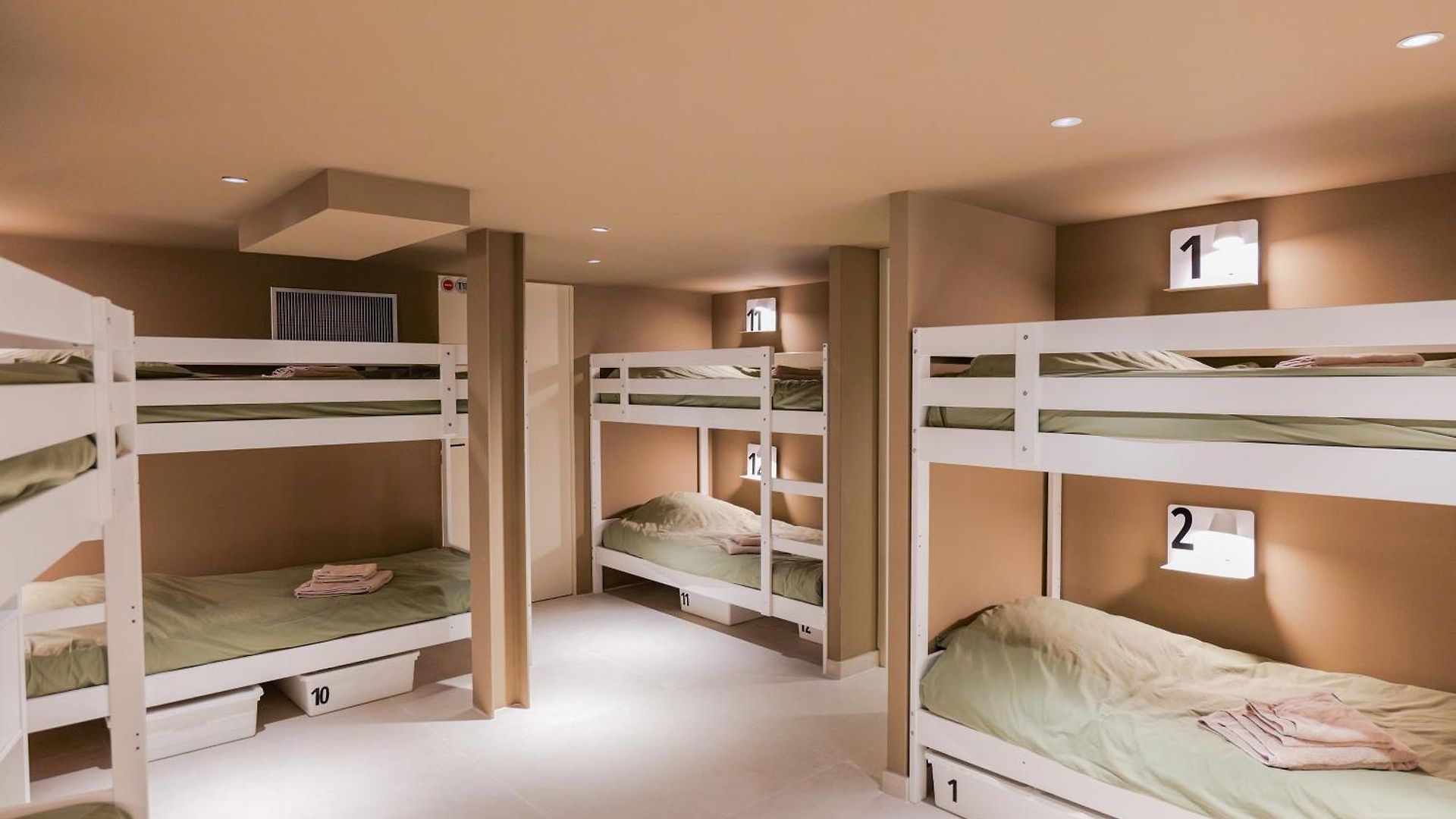 Extra Spacious Modern Hub Center