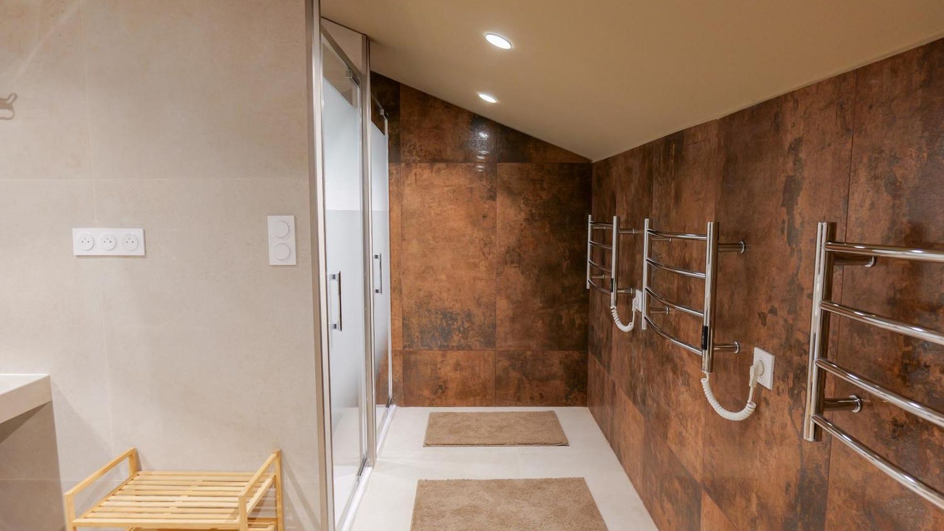 Extra Spacious Modern Hub Center Appartement *