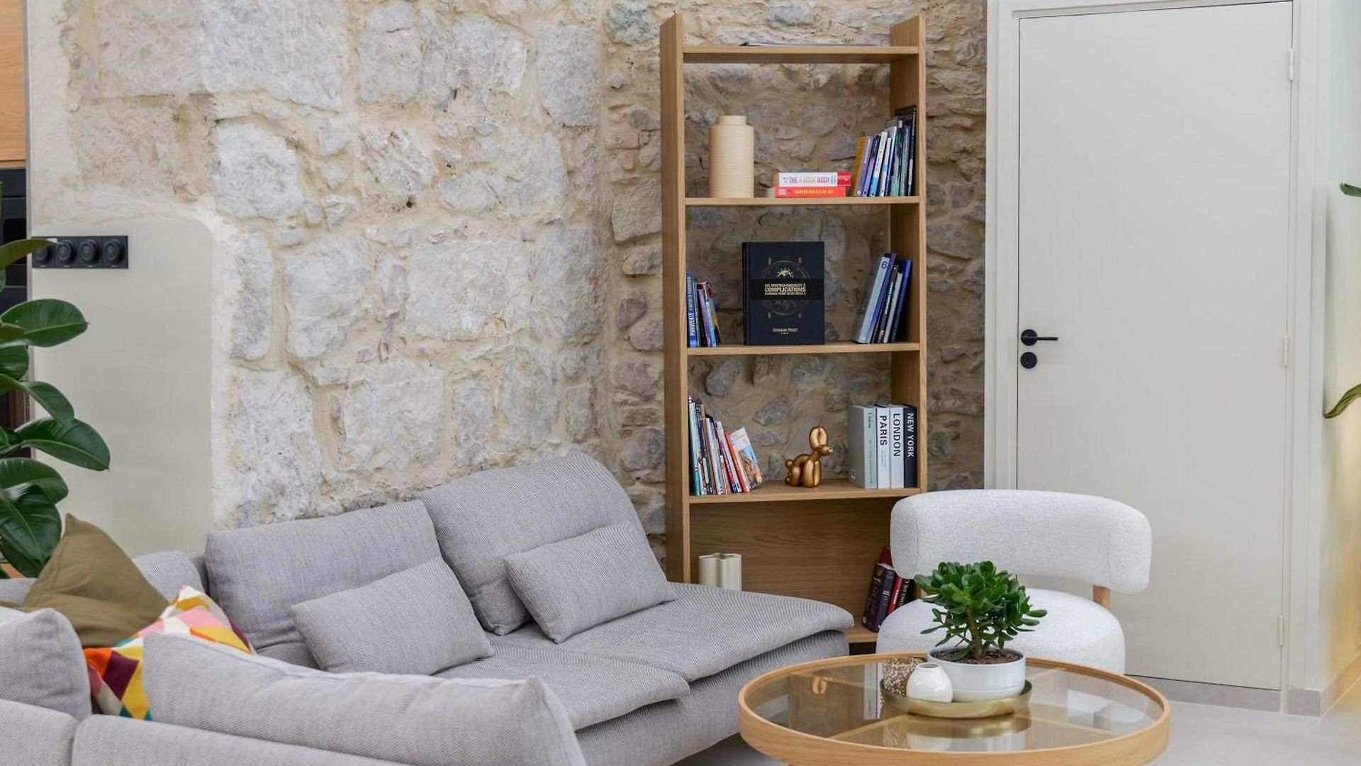 Extra Spacious Modern Hub Center Appartement *