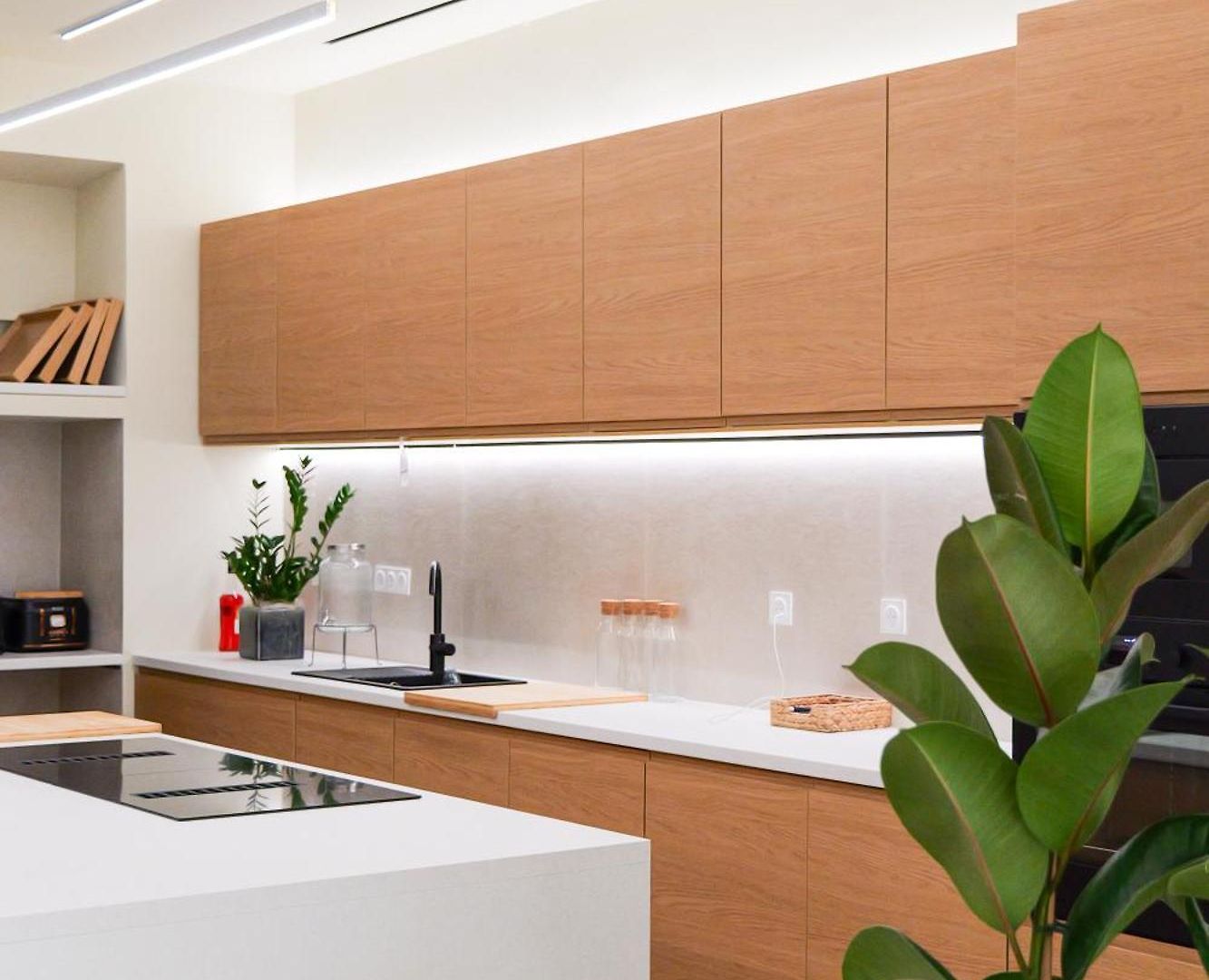 Extra Spacious Modern Hub Center