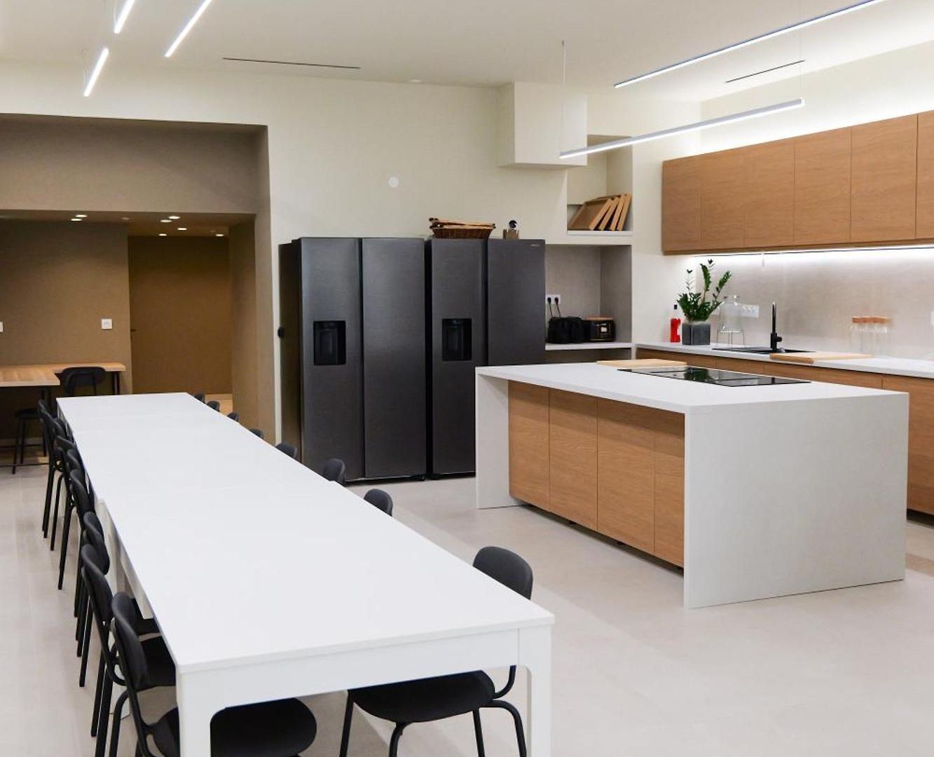 Extra Spacious Modern Hub Center Appartement
