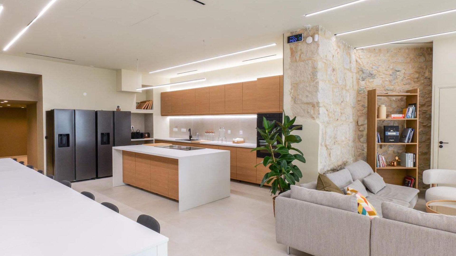 Appartement Extra Spacious Modern Hub Center