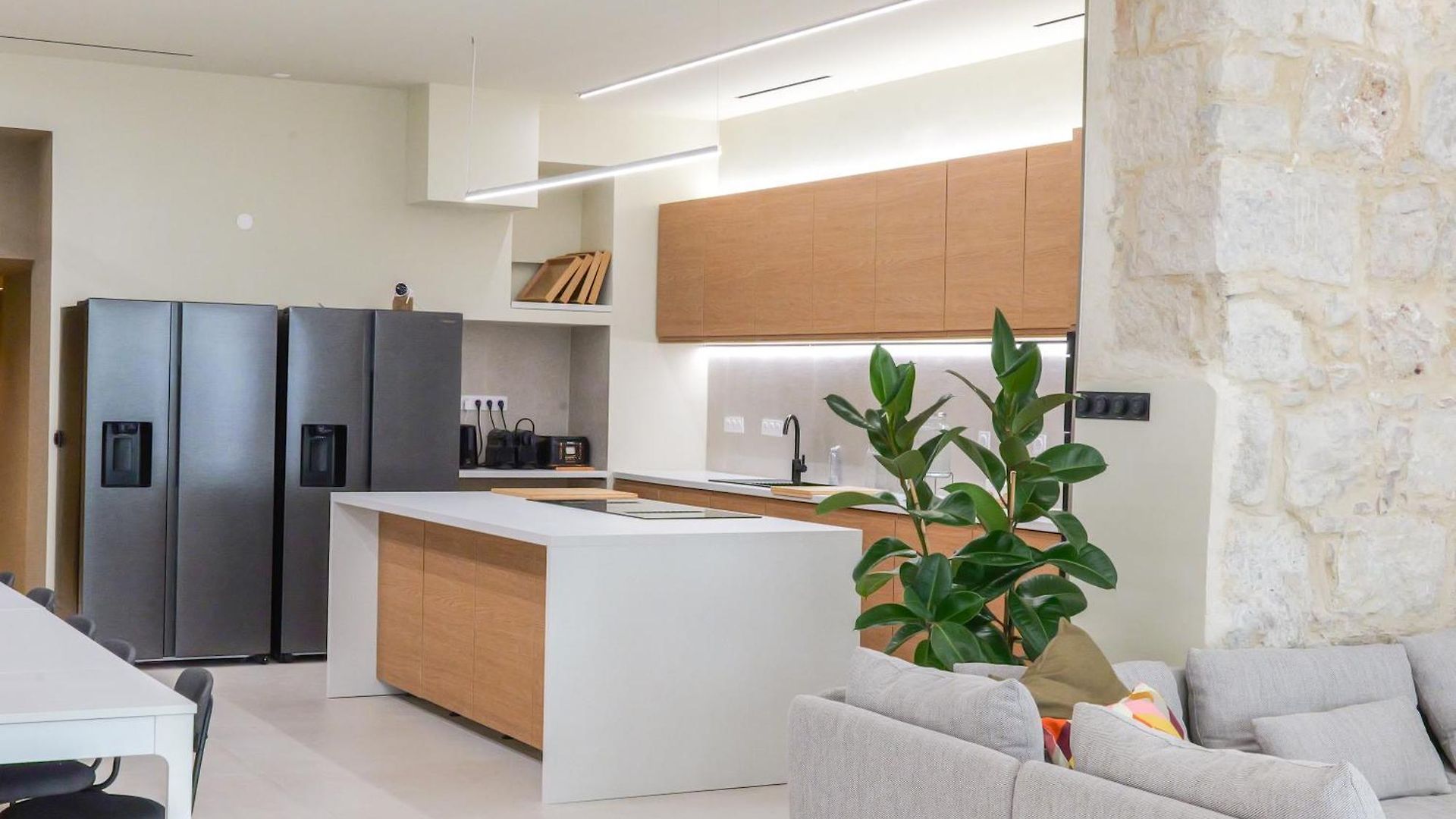 Extra Spacious Modern Hub Center Appartement