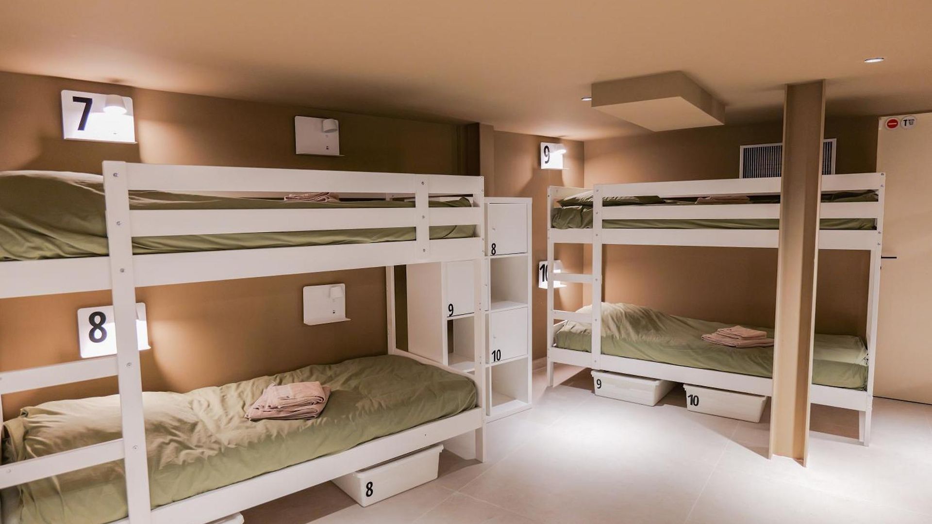 Appartement Extra Spacious Modern Hub Center