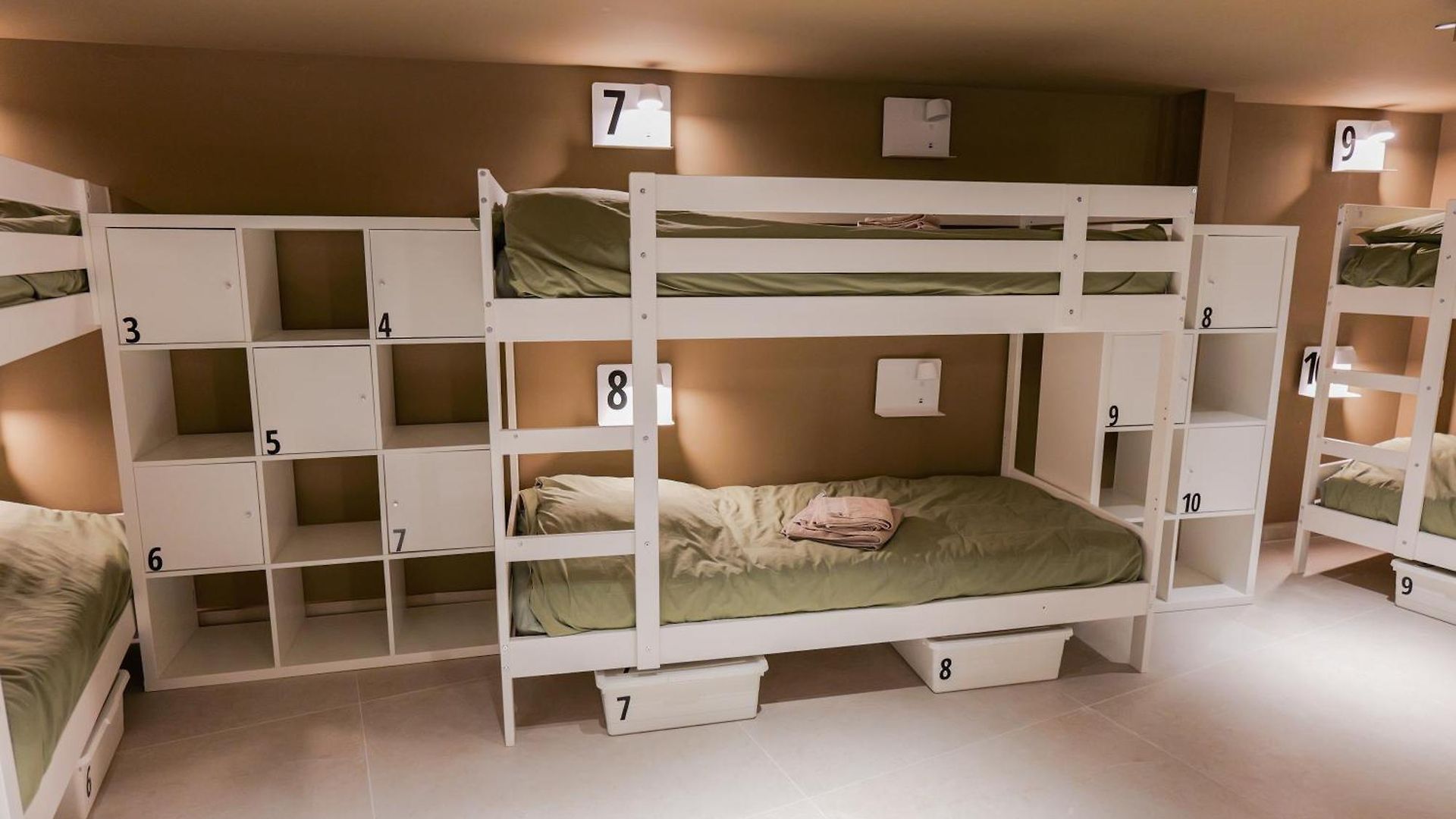 Extra Spacious Modern Hub Center Appartement *
