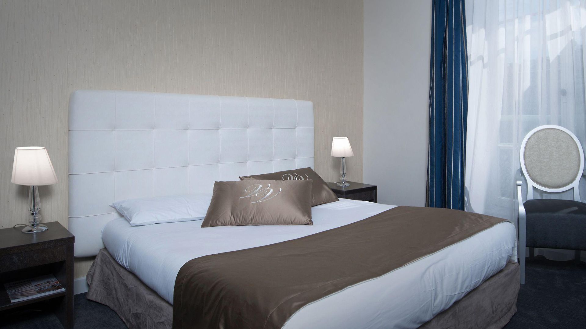Victoria Hotel 4*