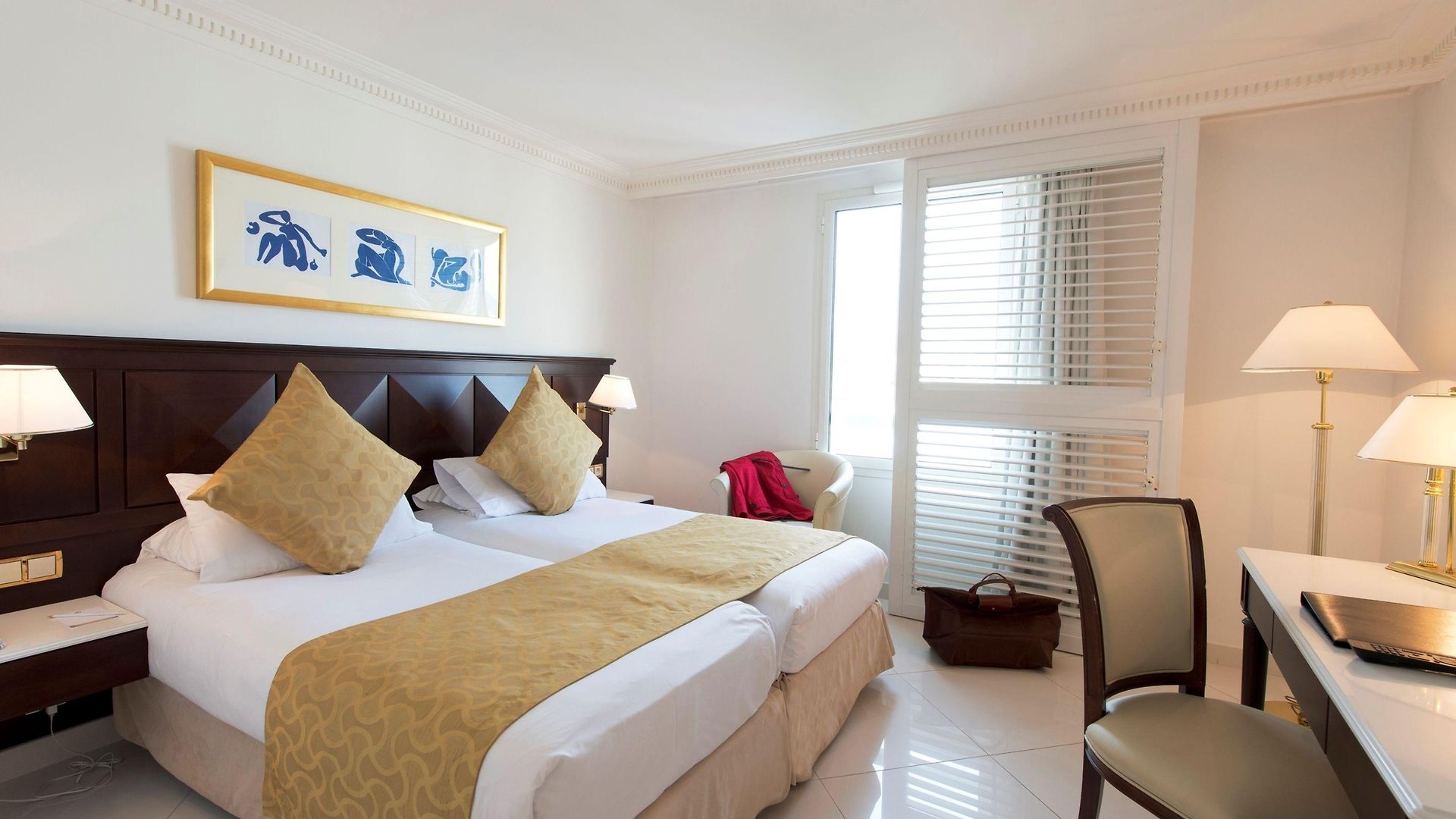 West End Promenade 4*