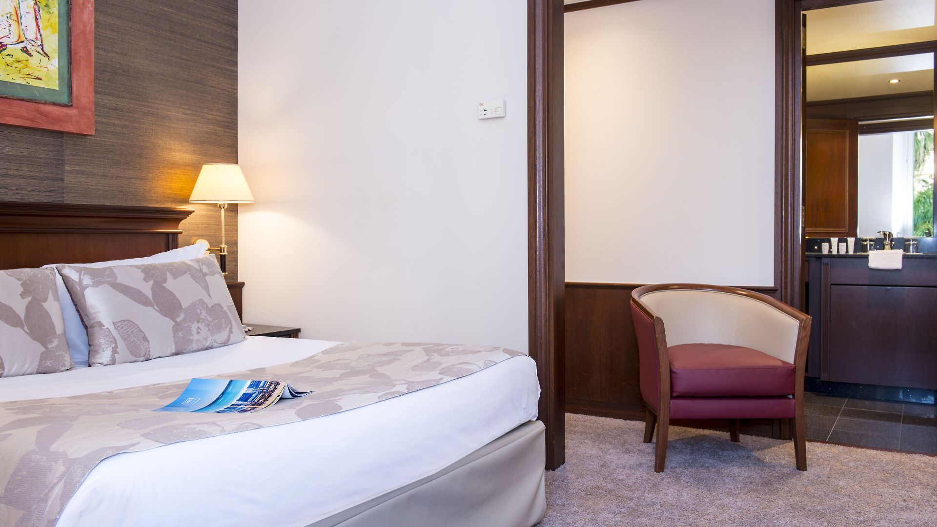 West End Promenade Hotel 4*