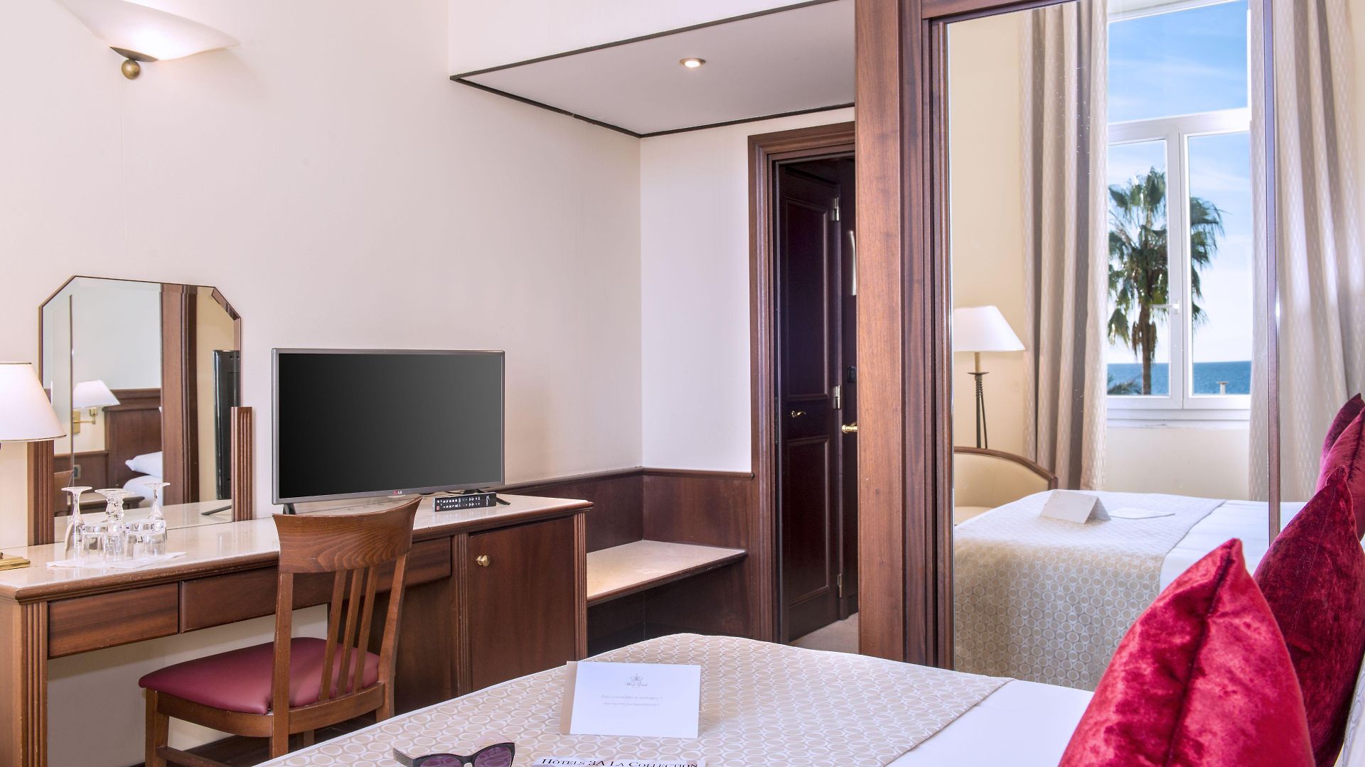 West End Promenade Hotel 4*