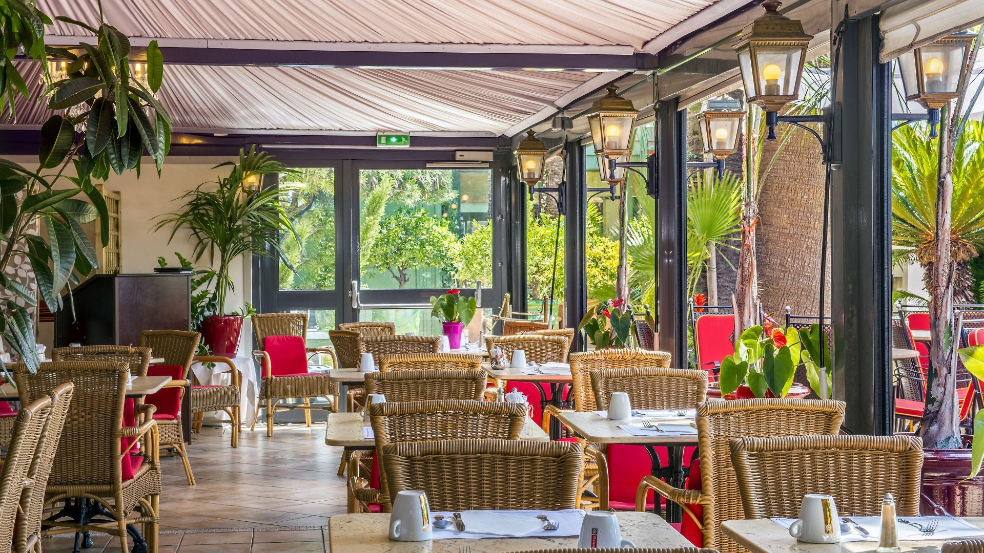 West End Promenade 4*