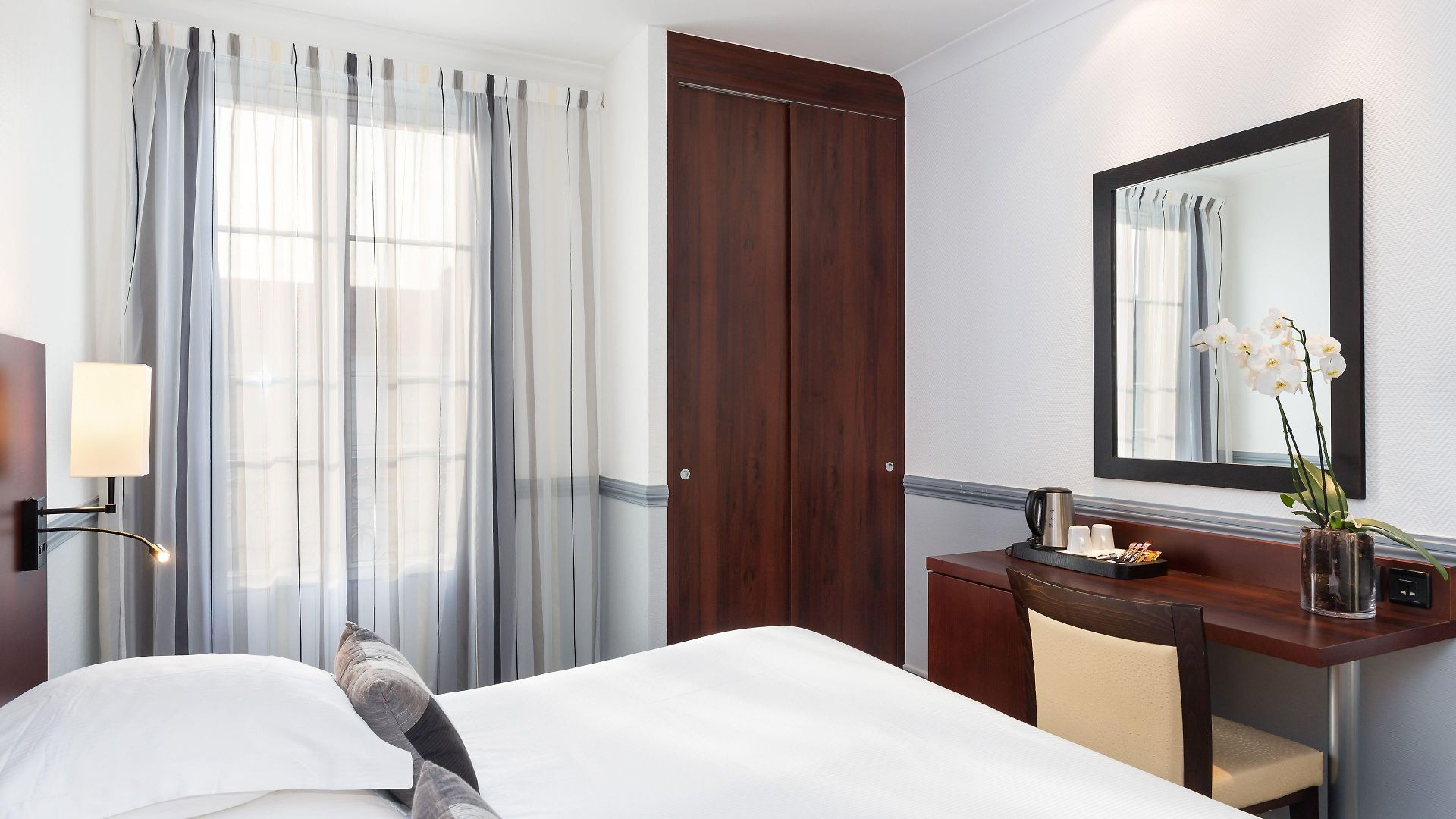 Western Lakmi Hotel 3*