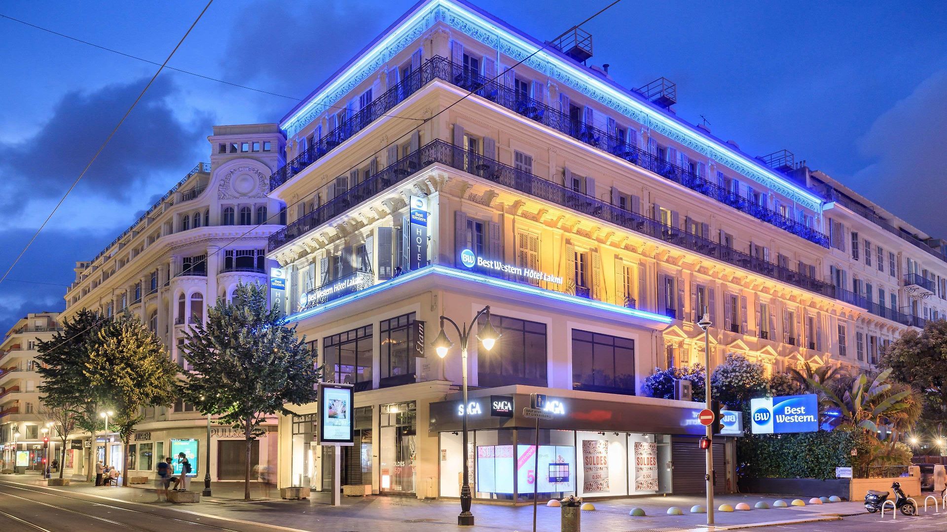 Hotel Western Lakmi 3*