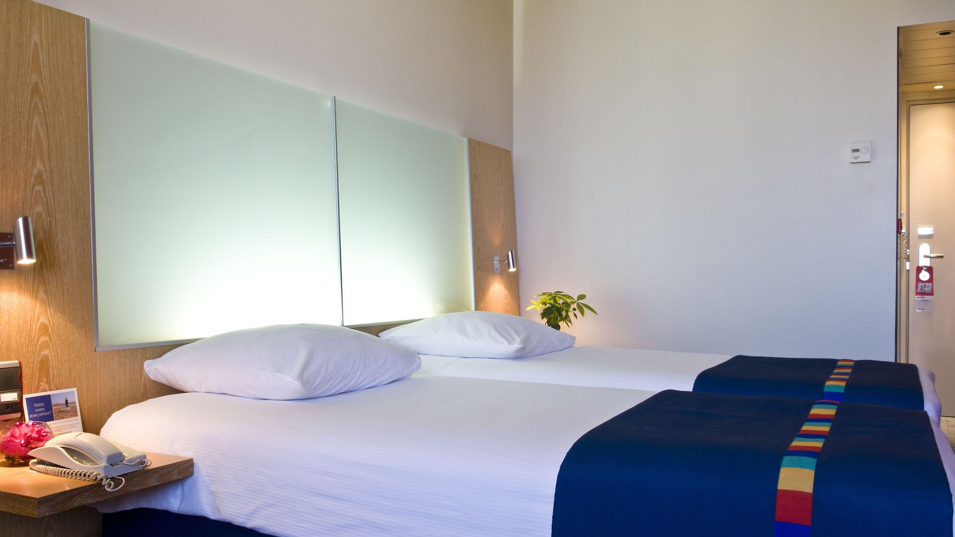 Hotel Radisson Airport 4*