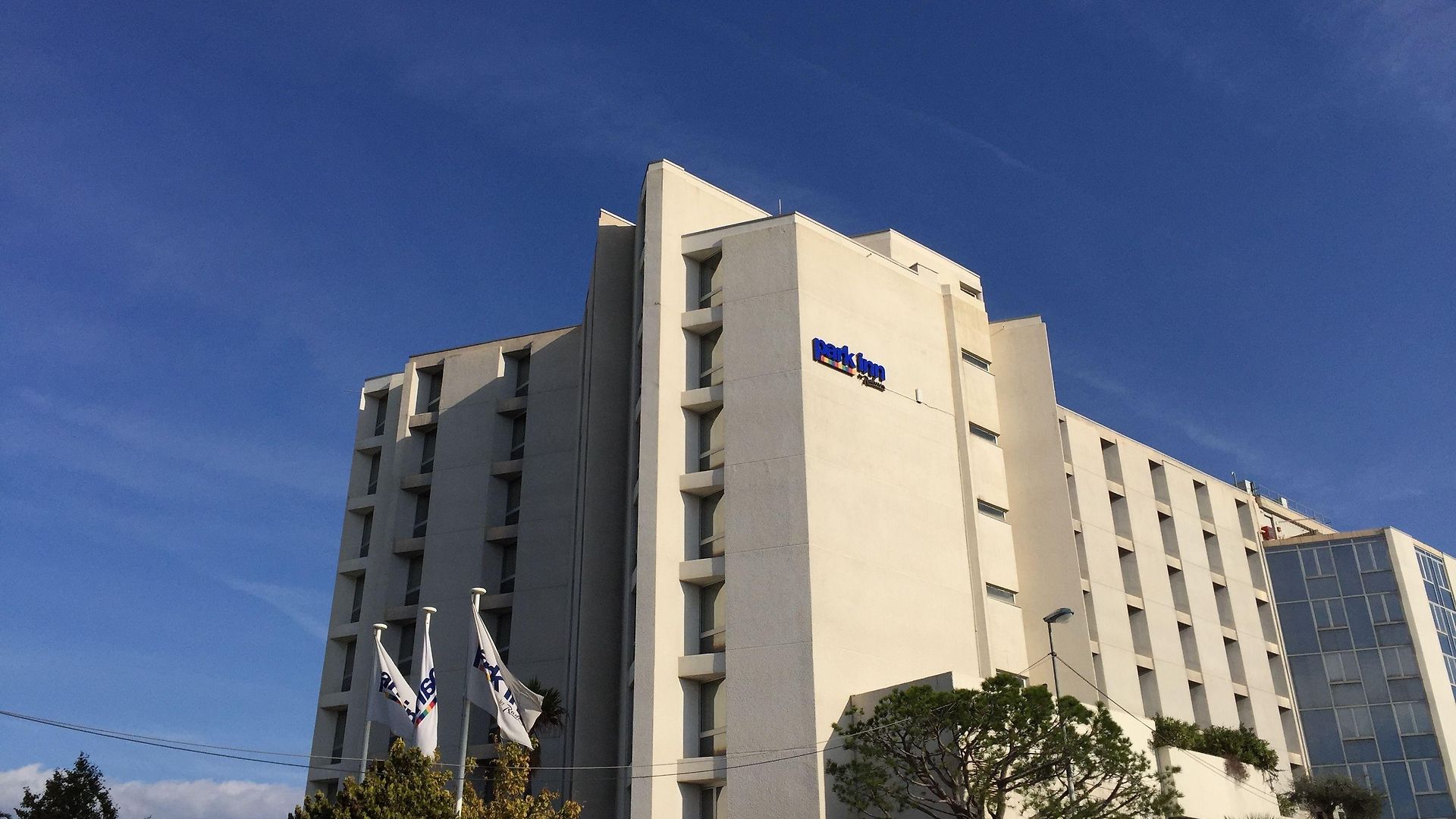 Radisson Airport 4*
