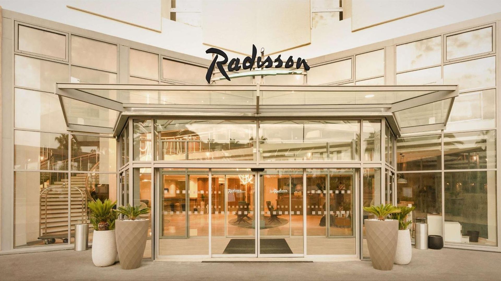 Radisson Airport Hotel 4*