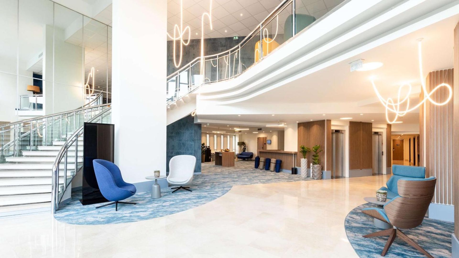 Radisson Airport Hotel 4*