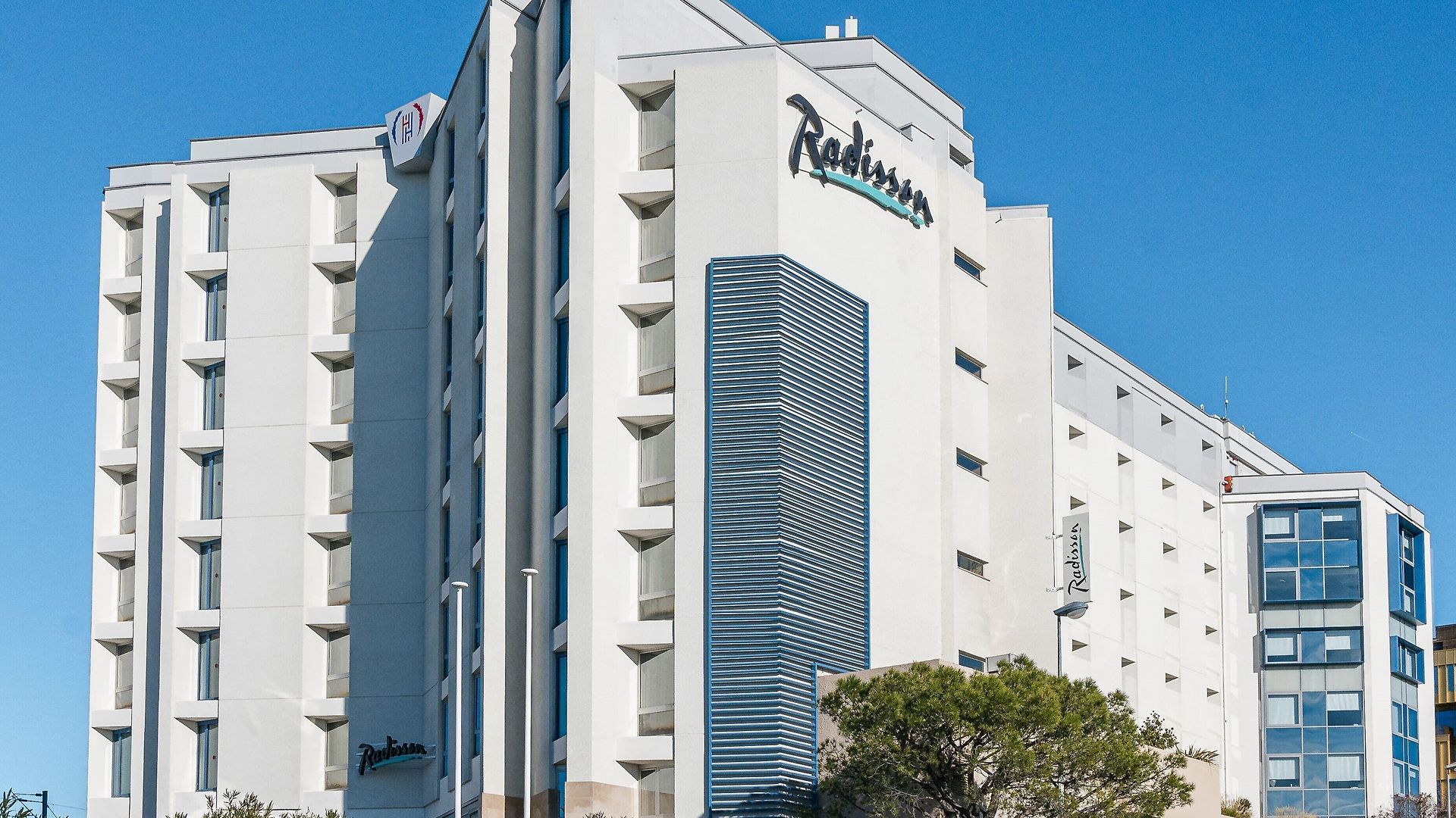 Radisson Airport 4*