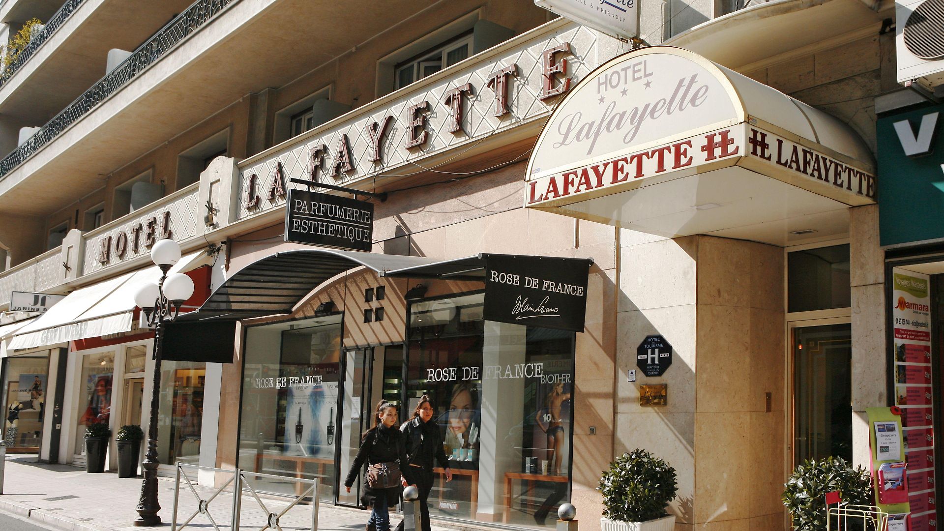 Ammi Lafayette 3*