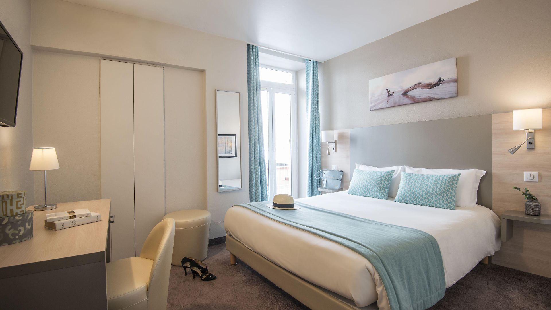 Du Midi Hotel