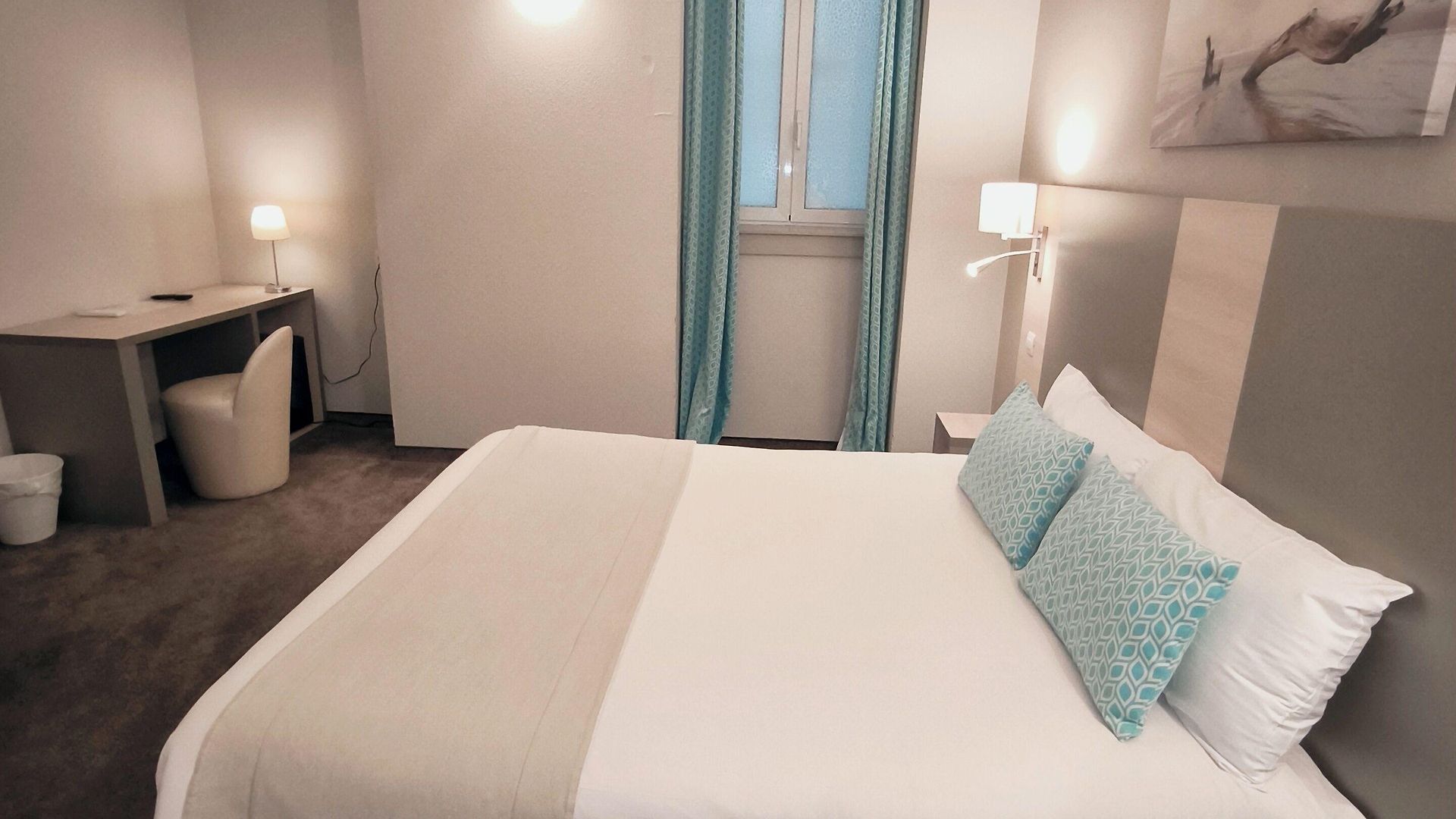 Du Midi Hotel