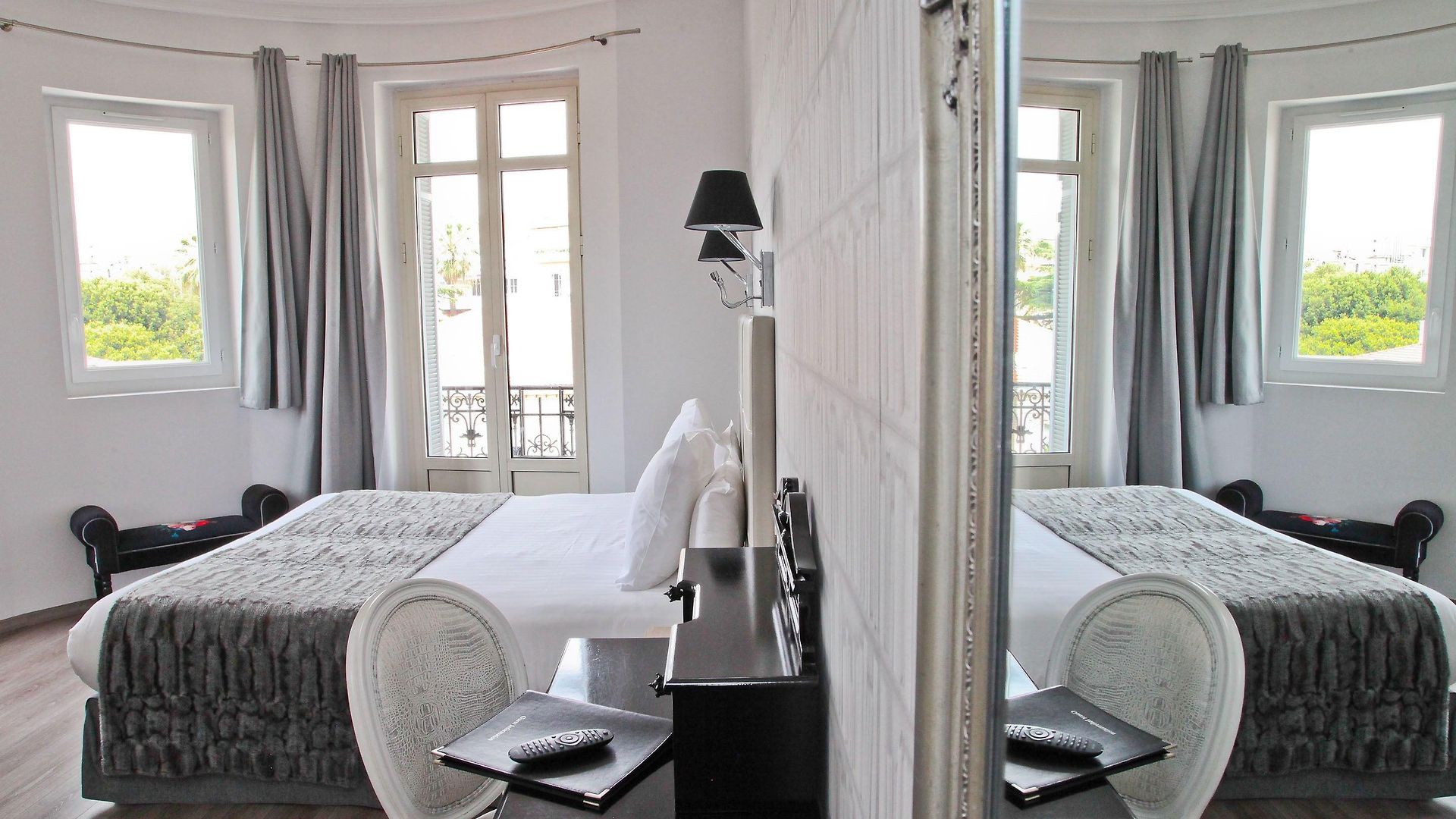 Hotel La Victor Hugo 3*