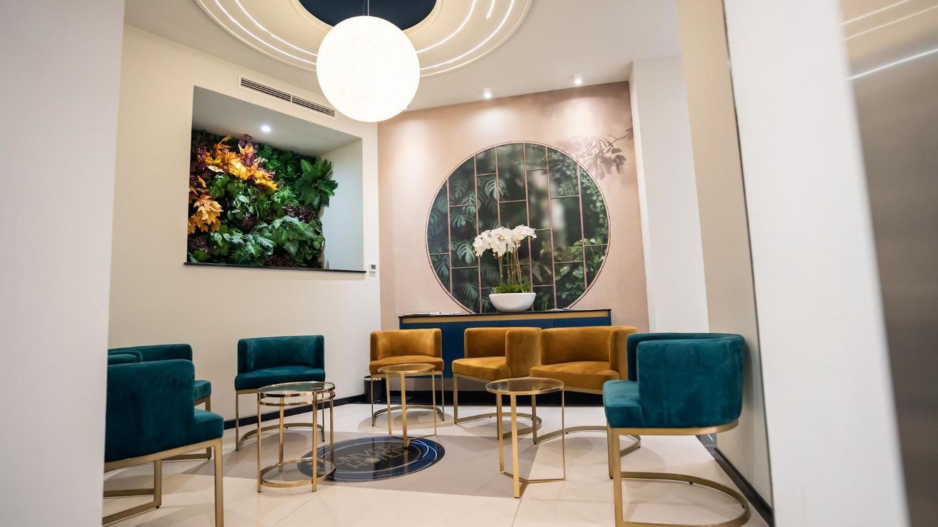 Univers Hotel