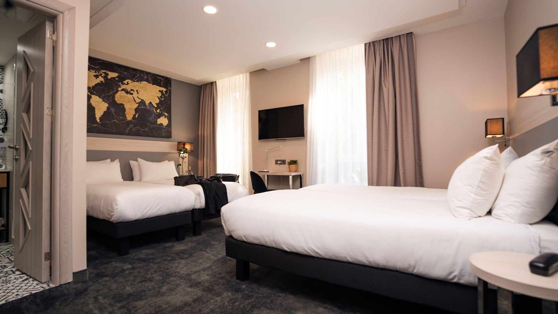 Hotel Univers 4*