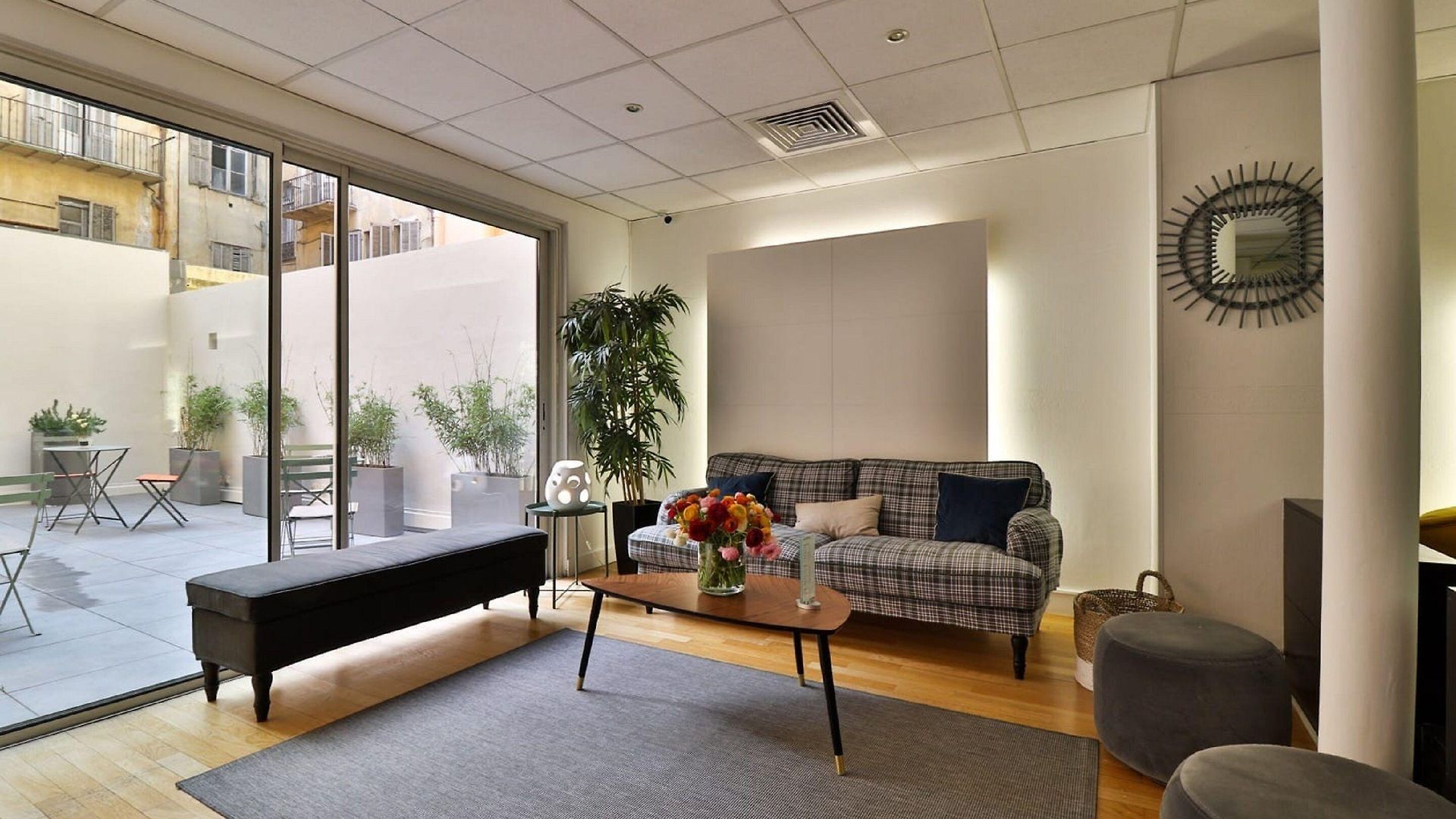 Le Noailles Gare Hotel