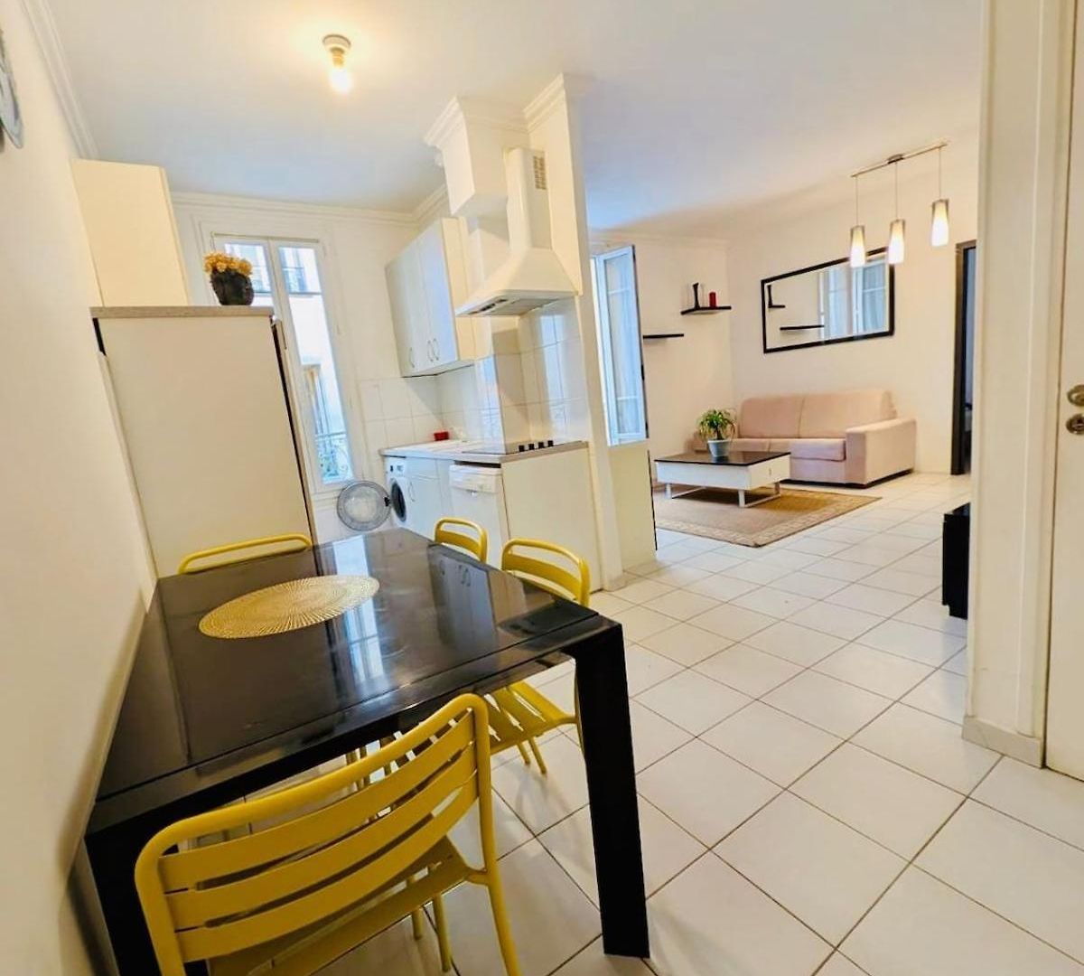 Appartement 2 Pièces En étage Au Centre-ville De