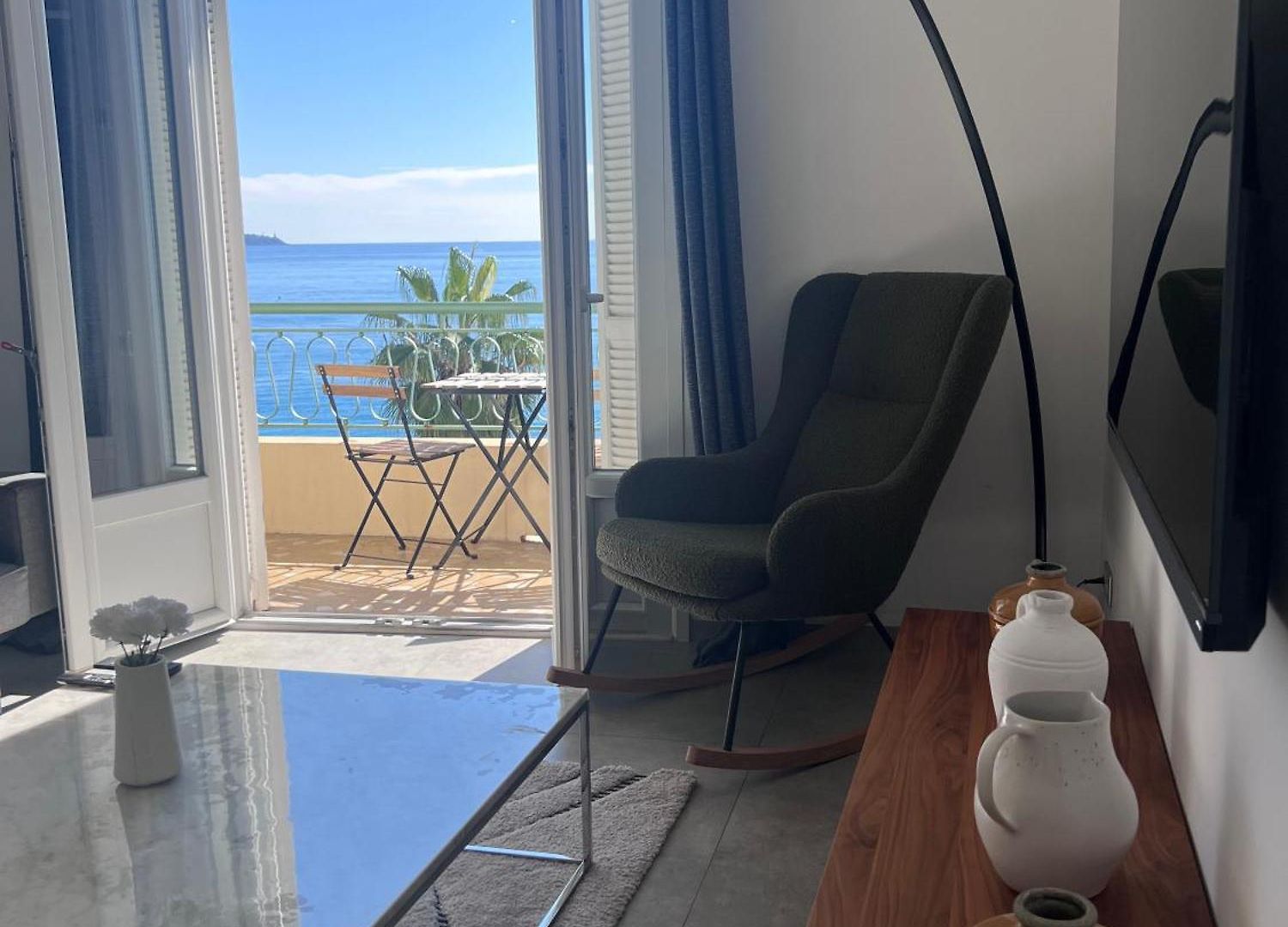 Prestige Sur La Promenade Des