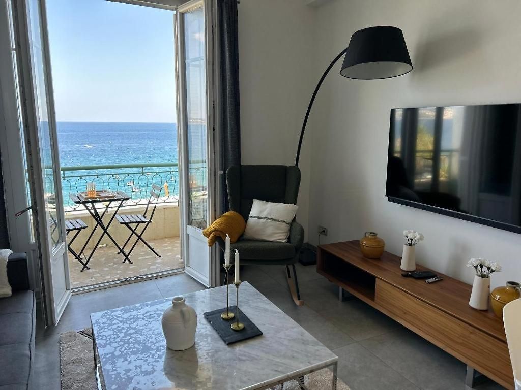 Prestige Sur La Promenade Des