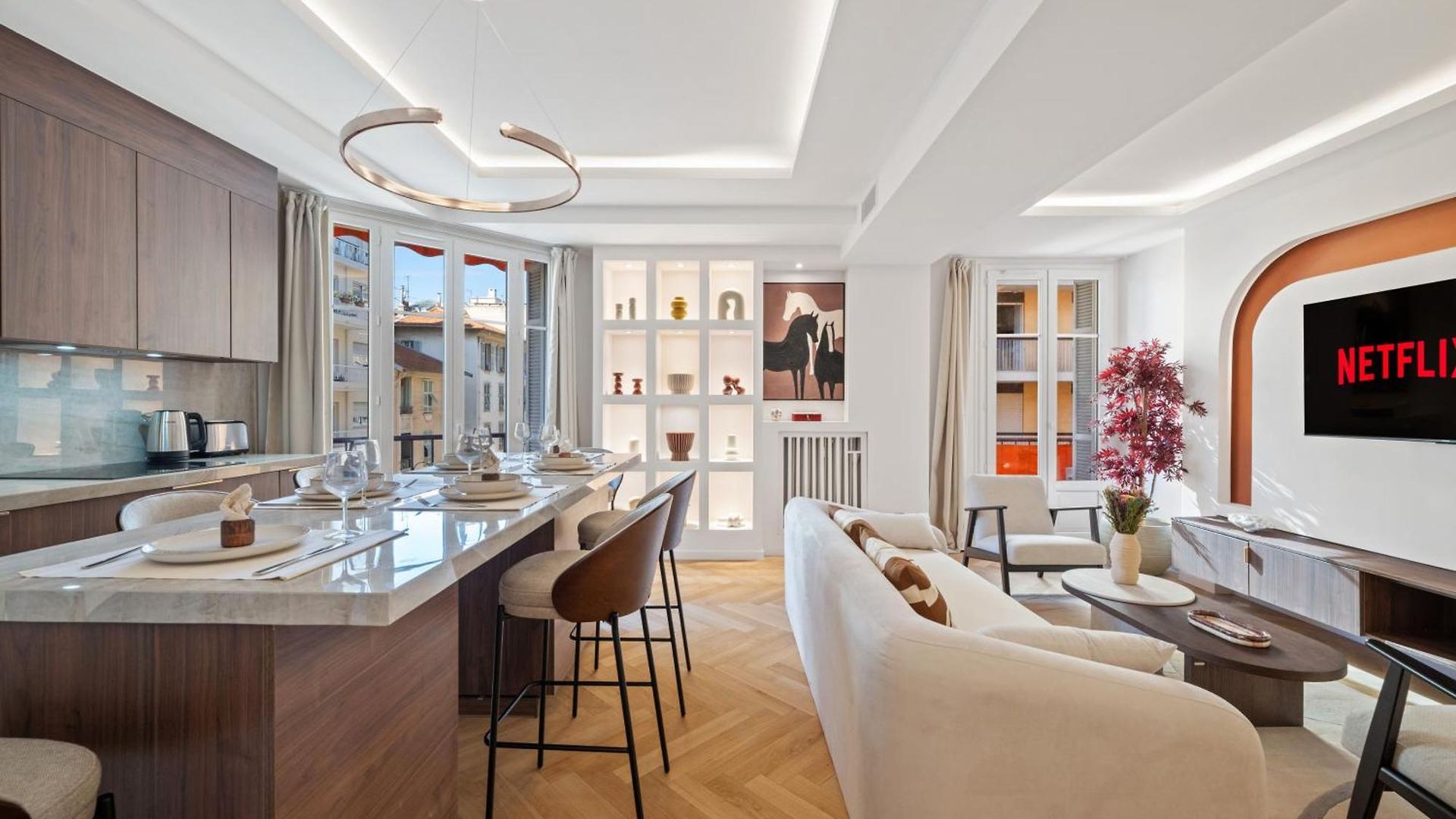 Luxueux, Spacieux Dans Le Quartier Du Port *
