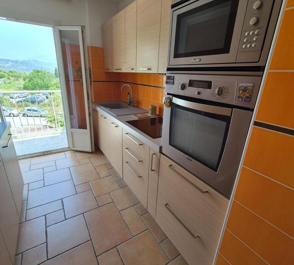 F2 Vue Et Montagne Au Calme Nice
