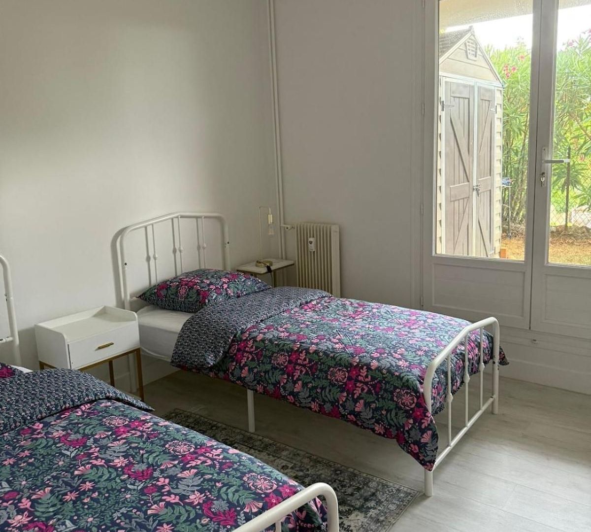 Apartment Beautiful 3 Bedroom With Garden *