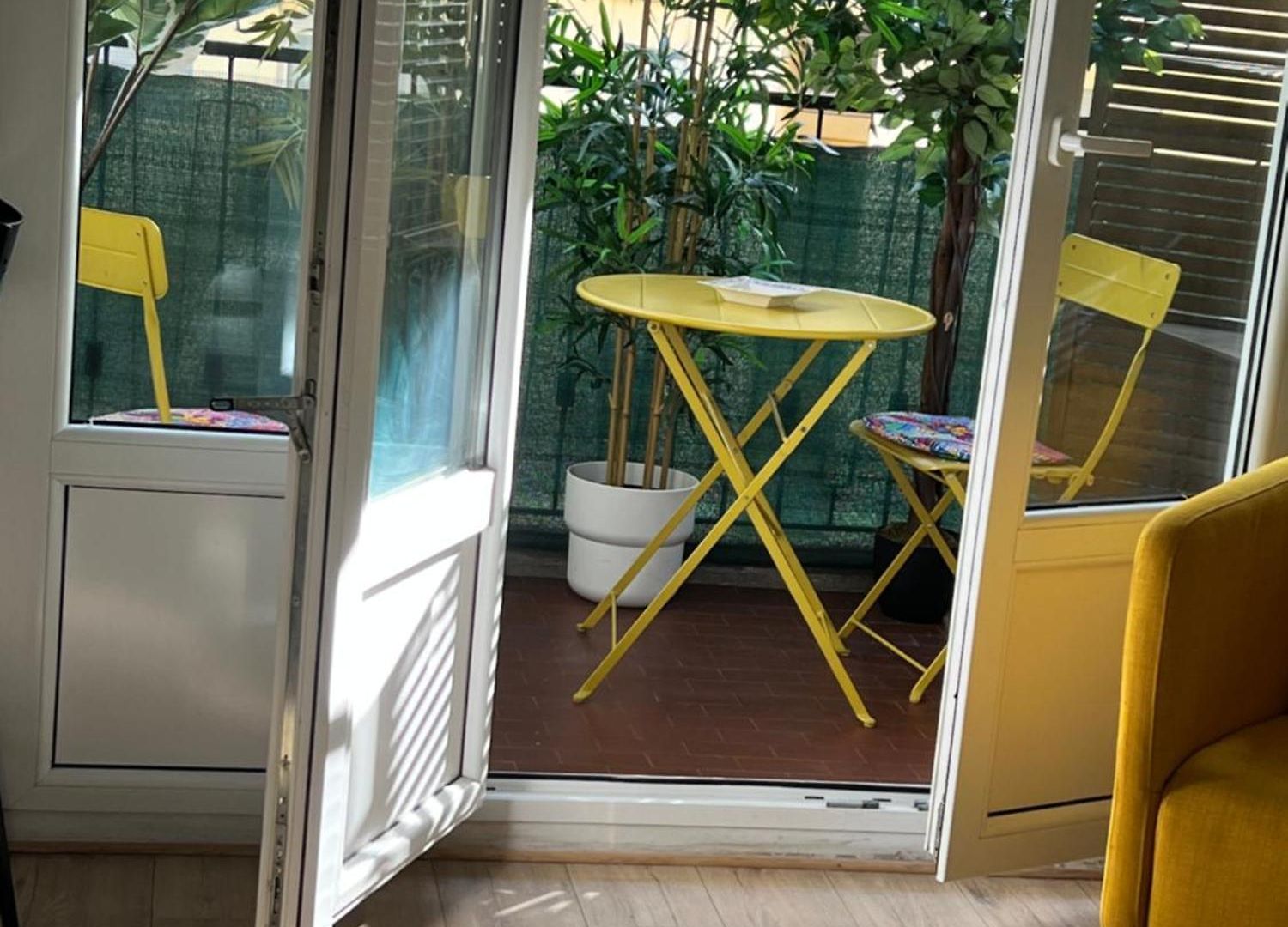 Bel Spacieux Avec Joli Balcon Arboré, Calme, Bien Situé, Centre Appartement