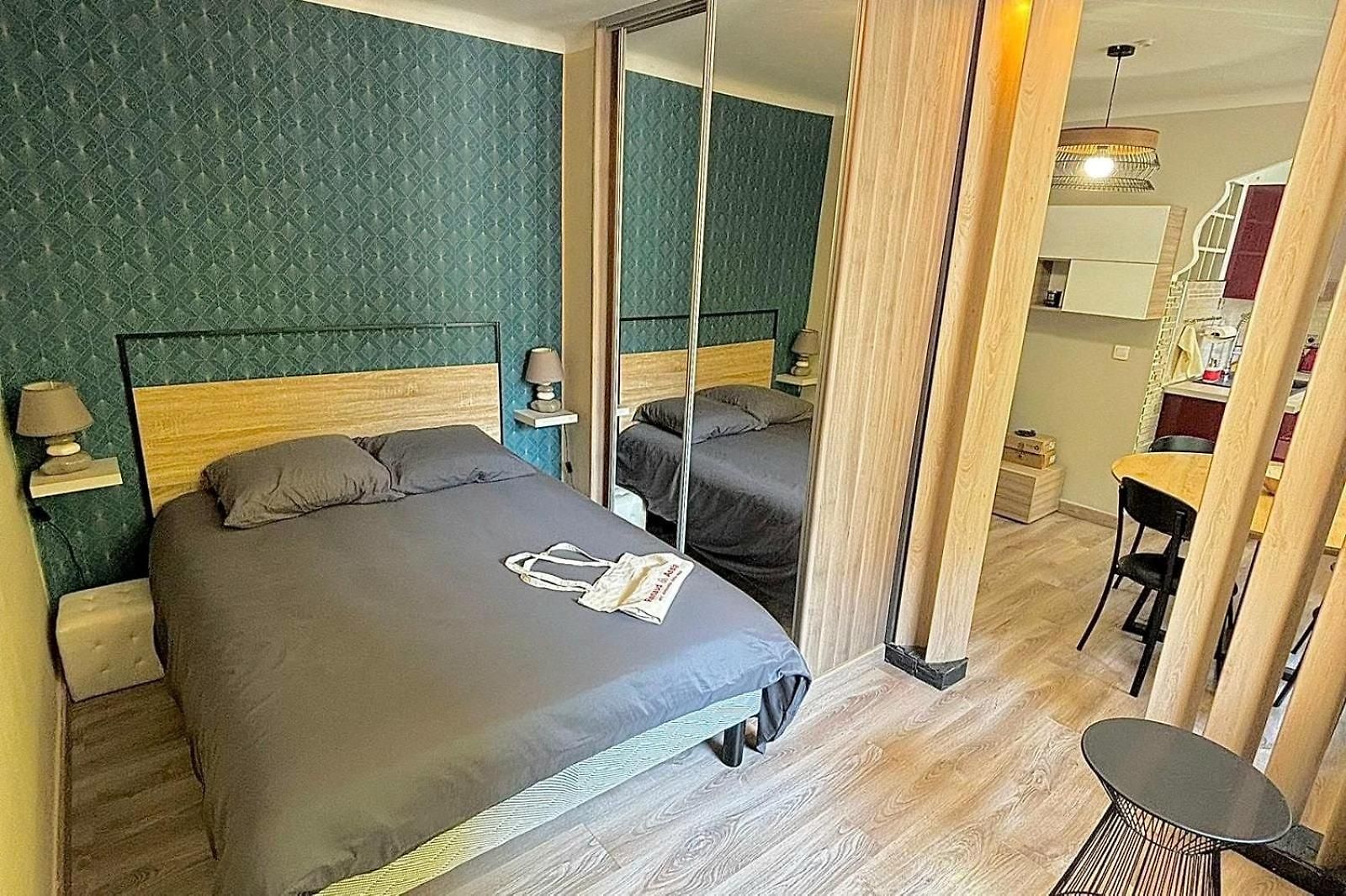 Cosy One Bedroom To Nice